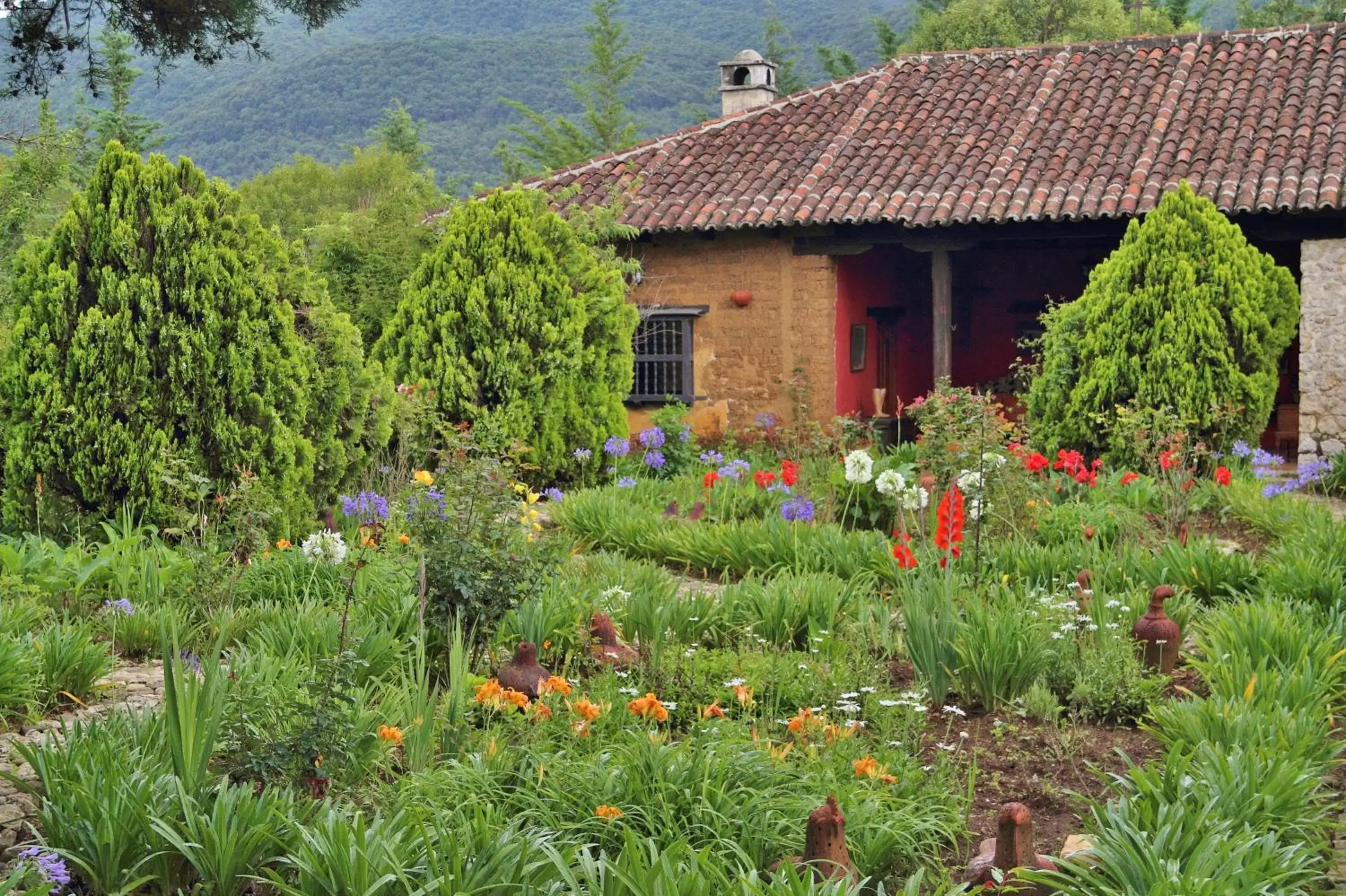 Garden, Property Building in Uvence Arte + Hotel