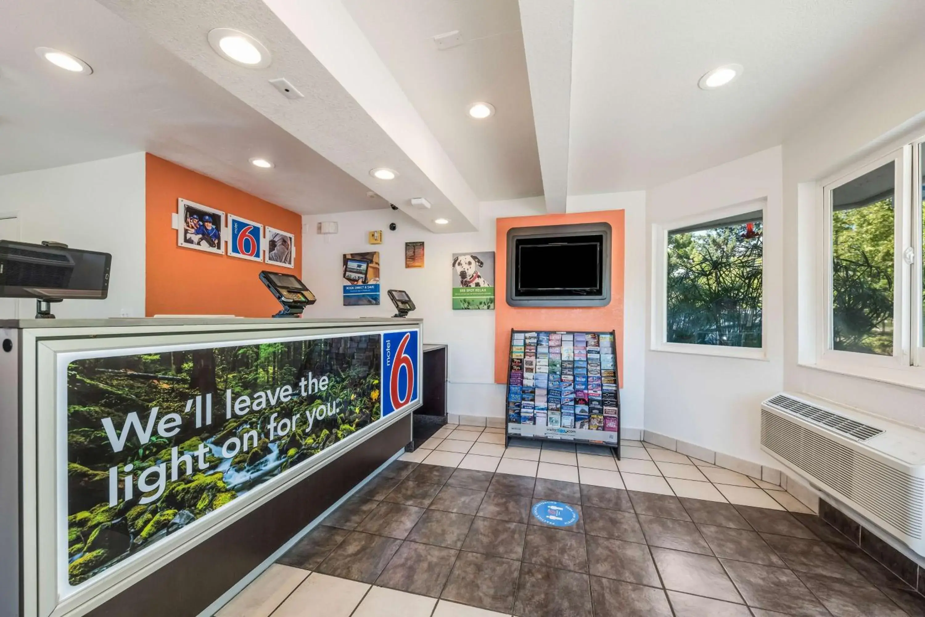 Lobby or reception in Motel 6-Rohnert Park, CA