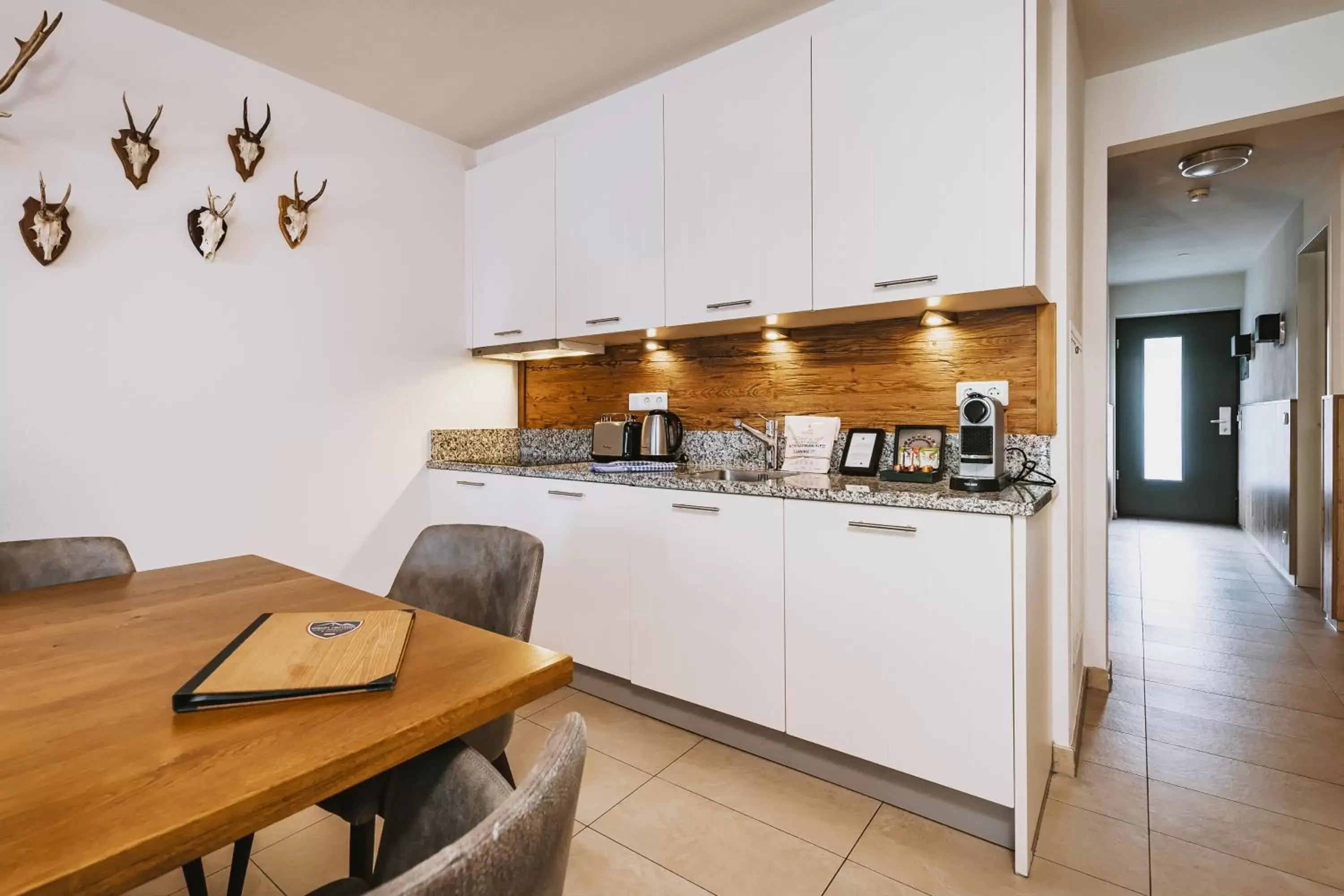 Kitchen or kitchenette, Kitchen/Kitchenette in AvenidA Mountain Lodges Kaprun