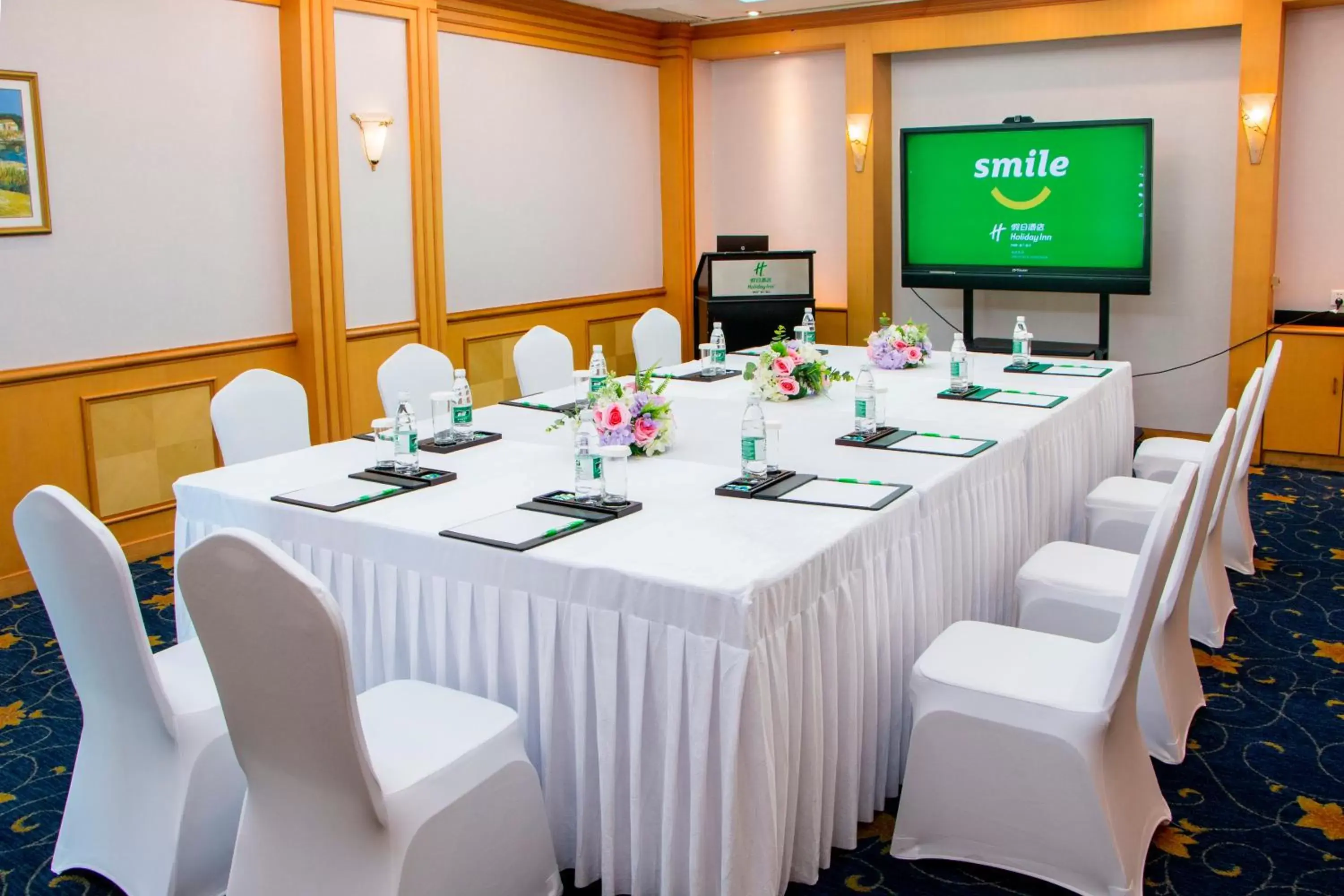 Meeting/conference room in Holiday Inn Shenzhen Donghua, an IHG Hotel