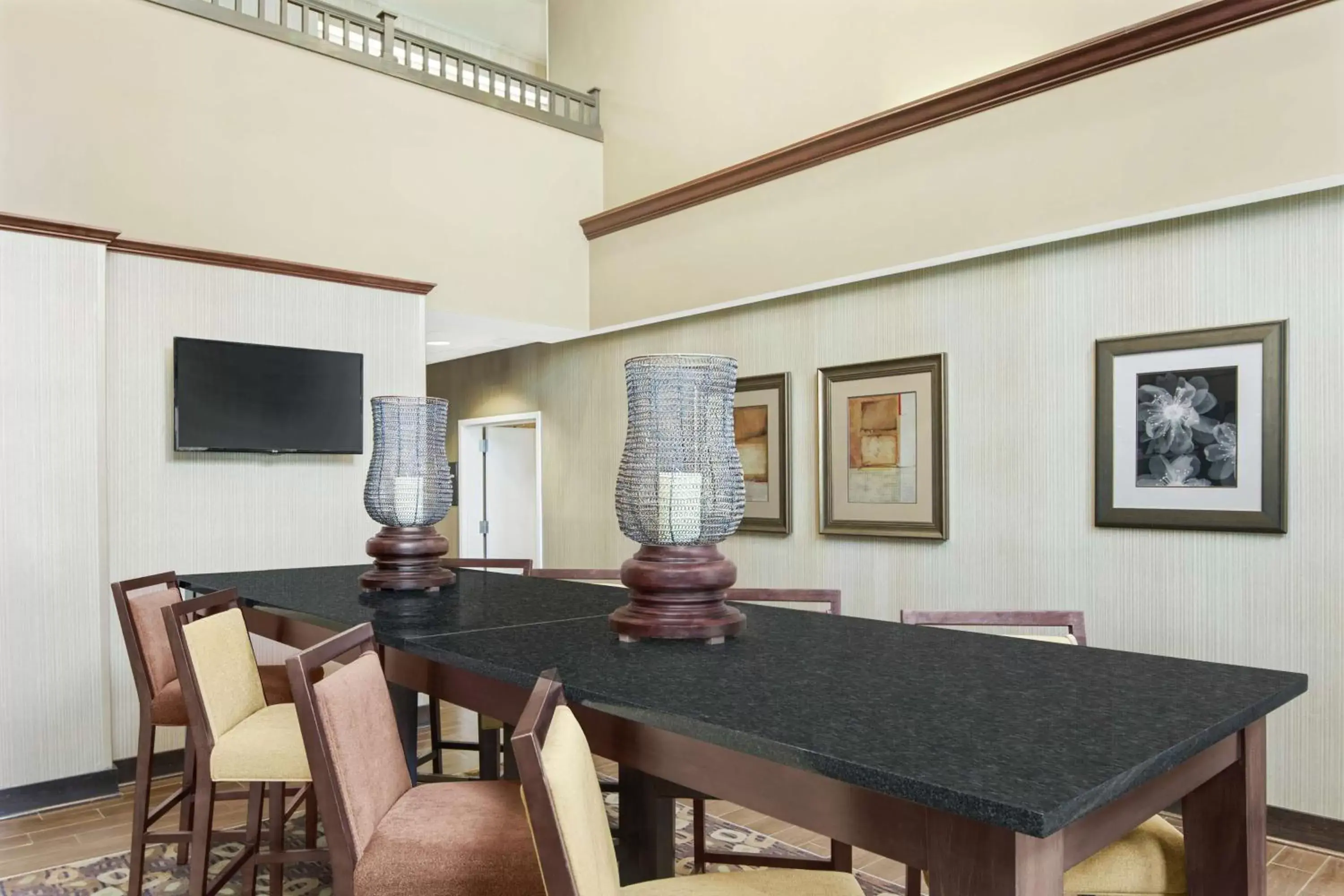 Dining Area in Hampton Inn Thomasville