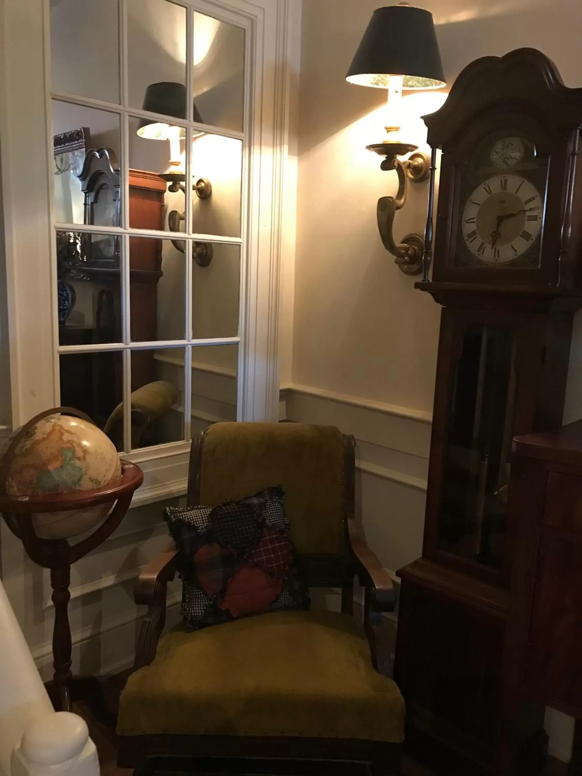 Seating area in The Inn at Lincoln Square