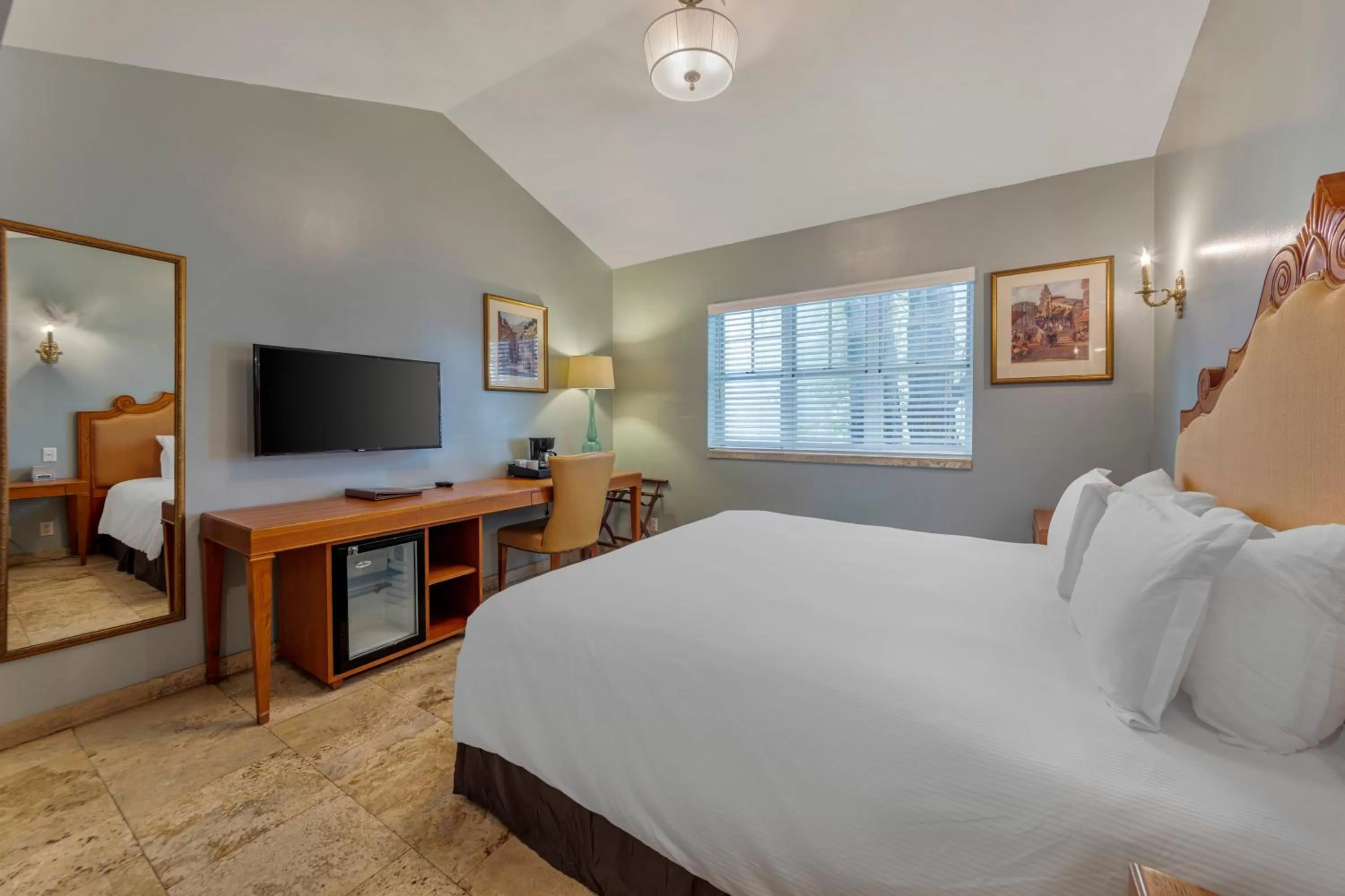 TV/Entertainment Center in Hotel Impala by LuxUrban