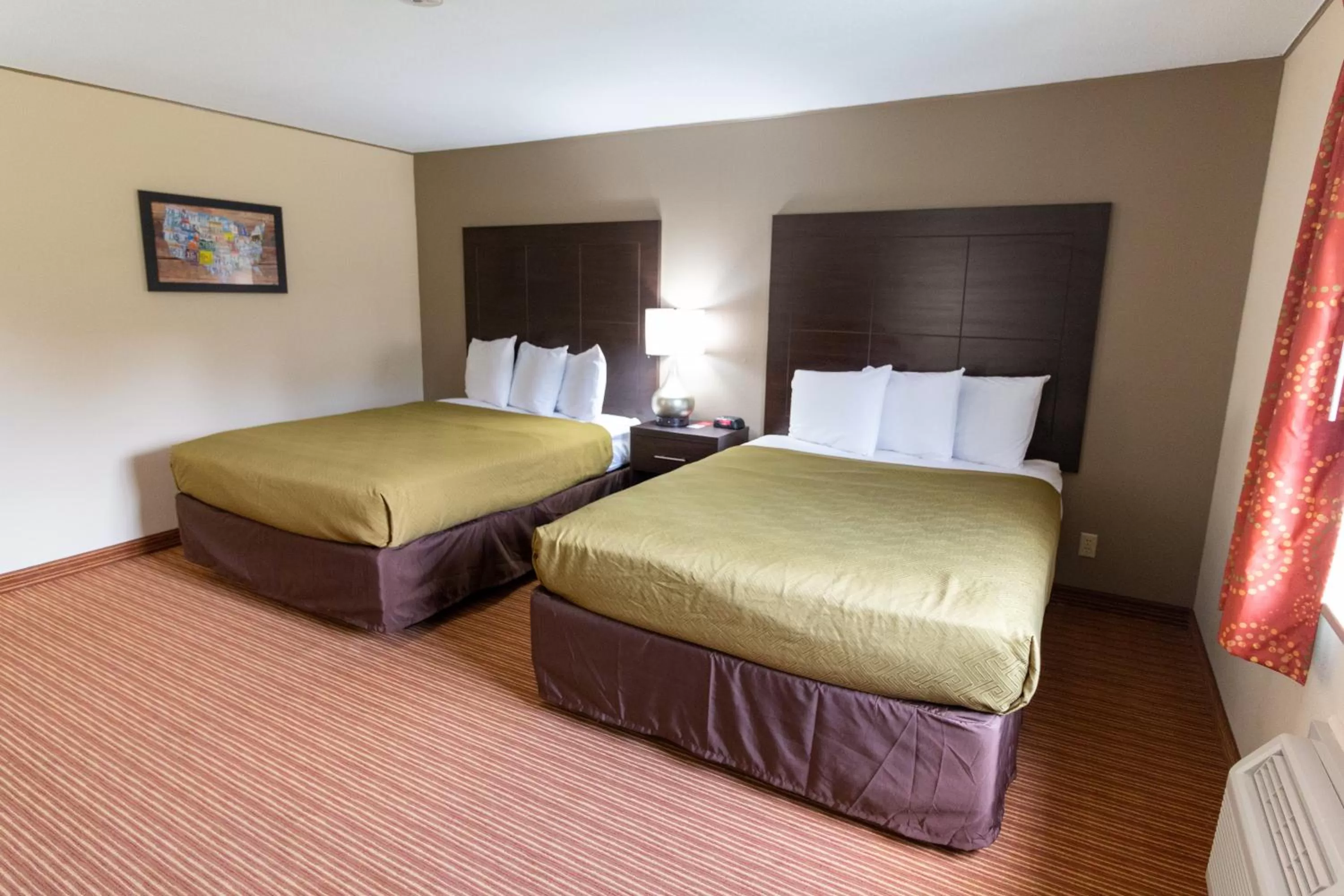 Bed in SureStay by Best Western Massena