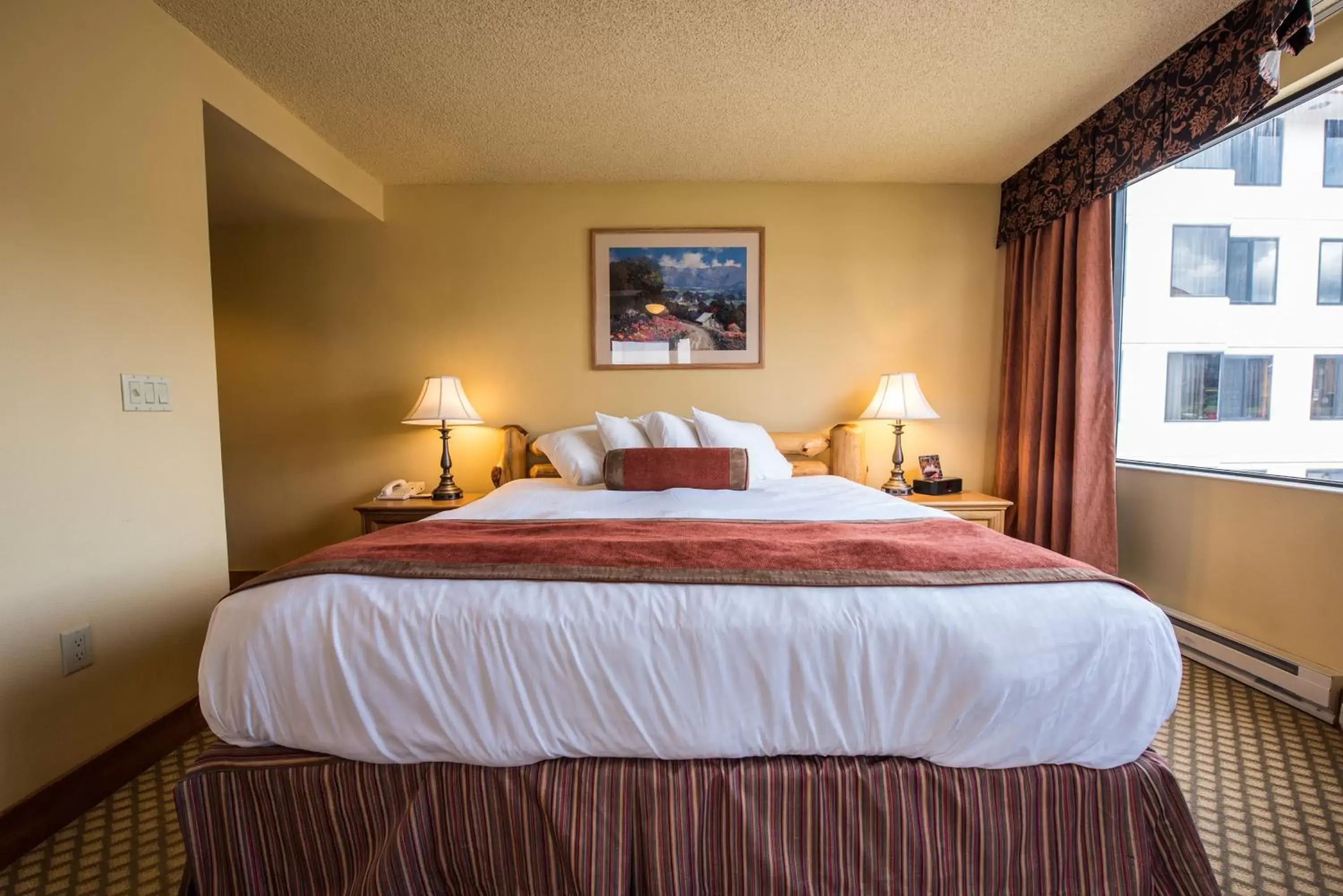 Photo of the whole room, Bed in The Grand Lodge Hotel and Suites