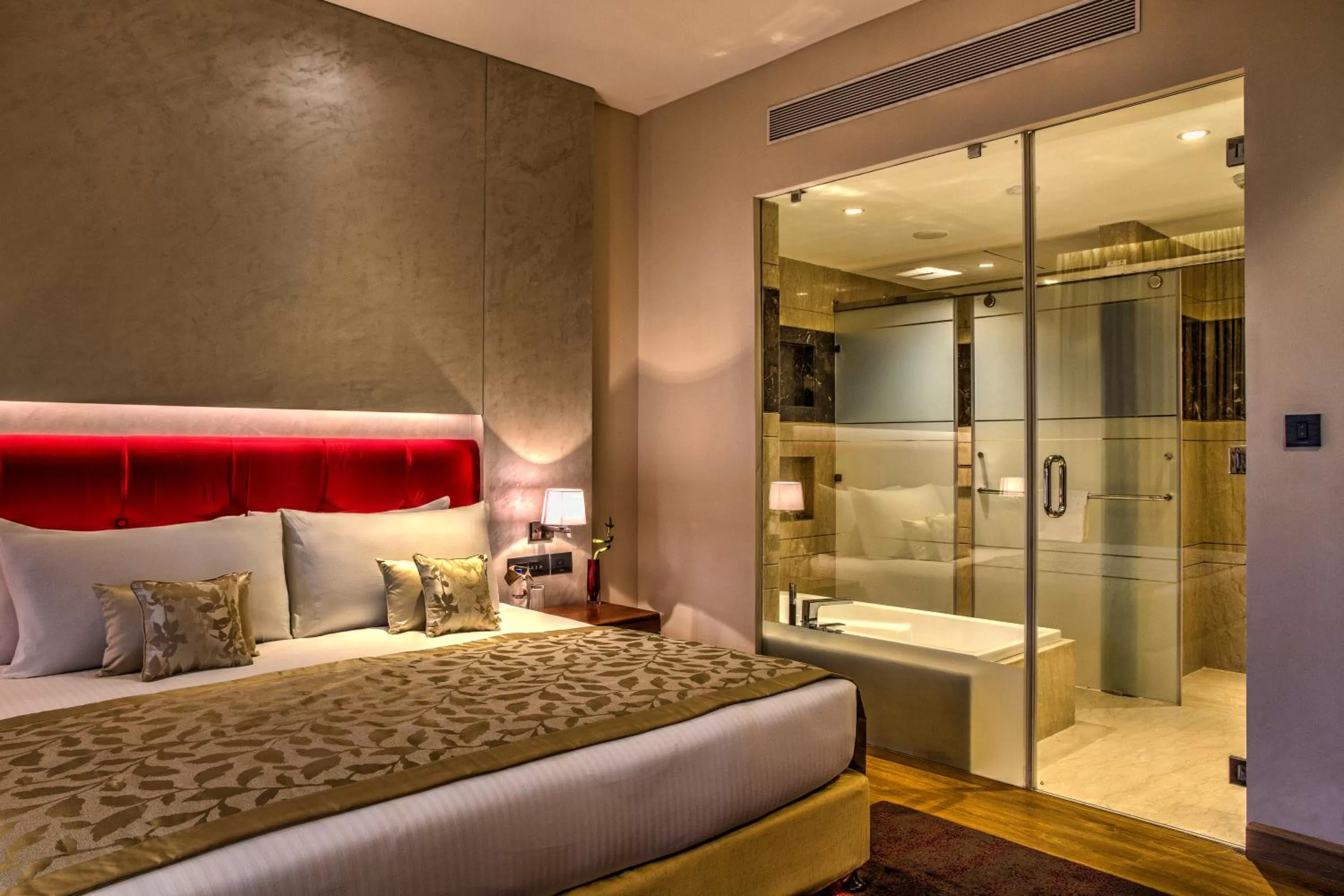 Photo of the whole room, Bed in Gateway Nashik