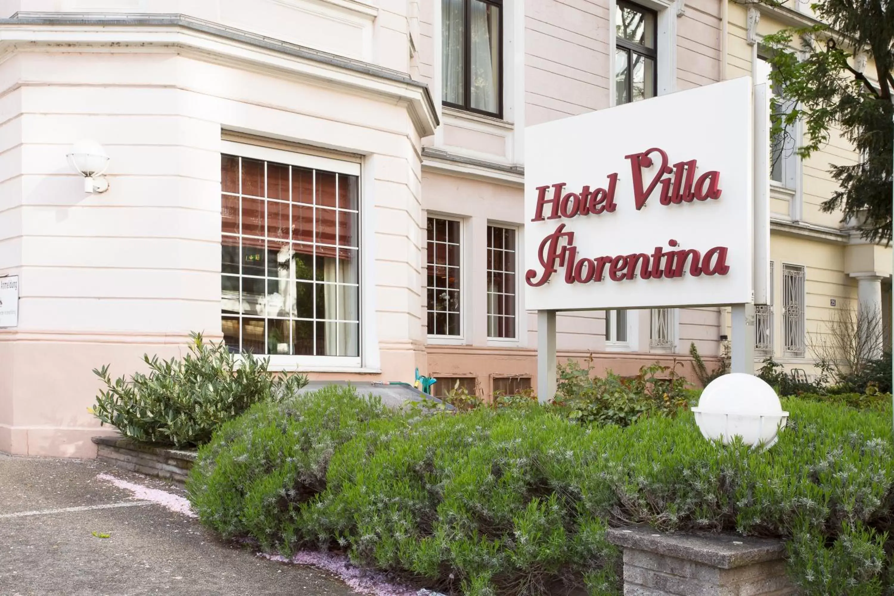 Property Building in Hotel Villa Florentina