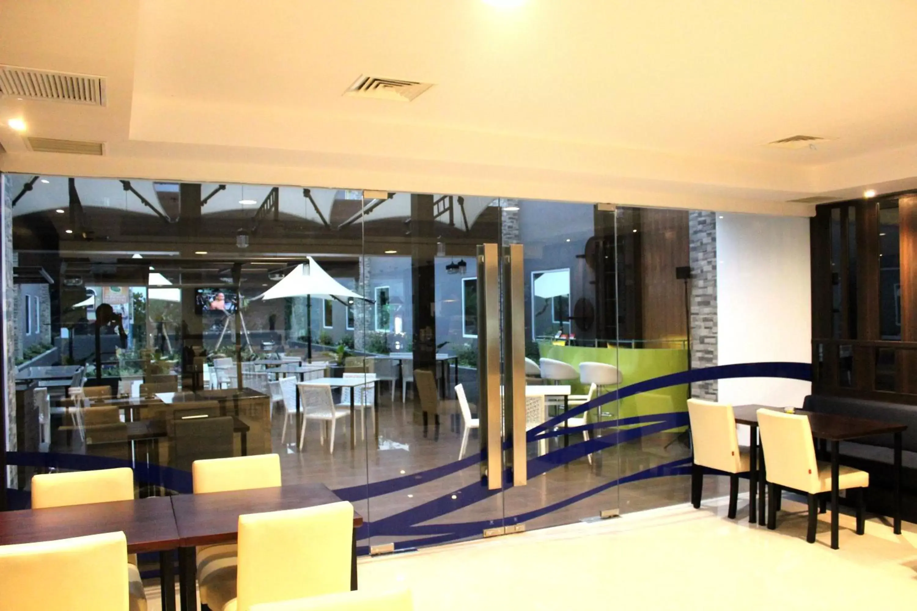 Restaurant/places to eat in Bonnet Hotel Surabaya