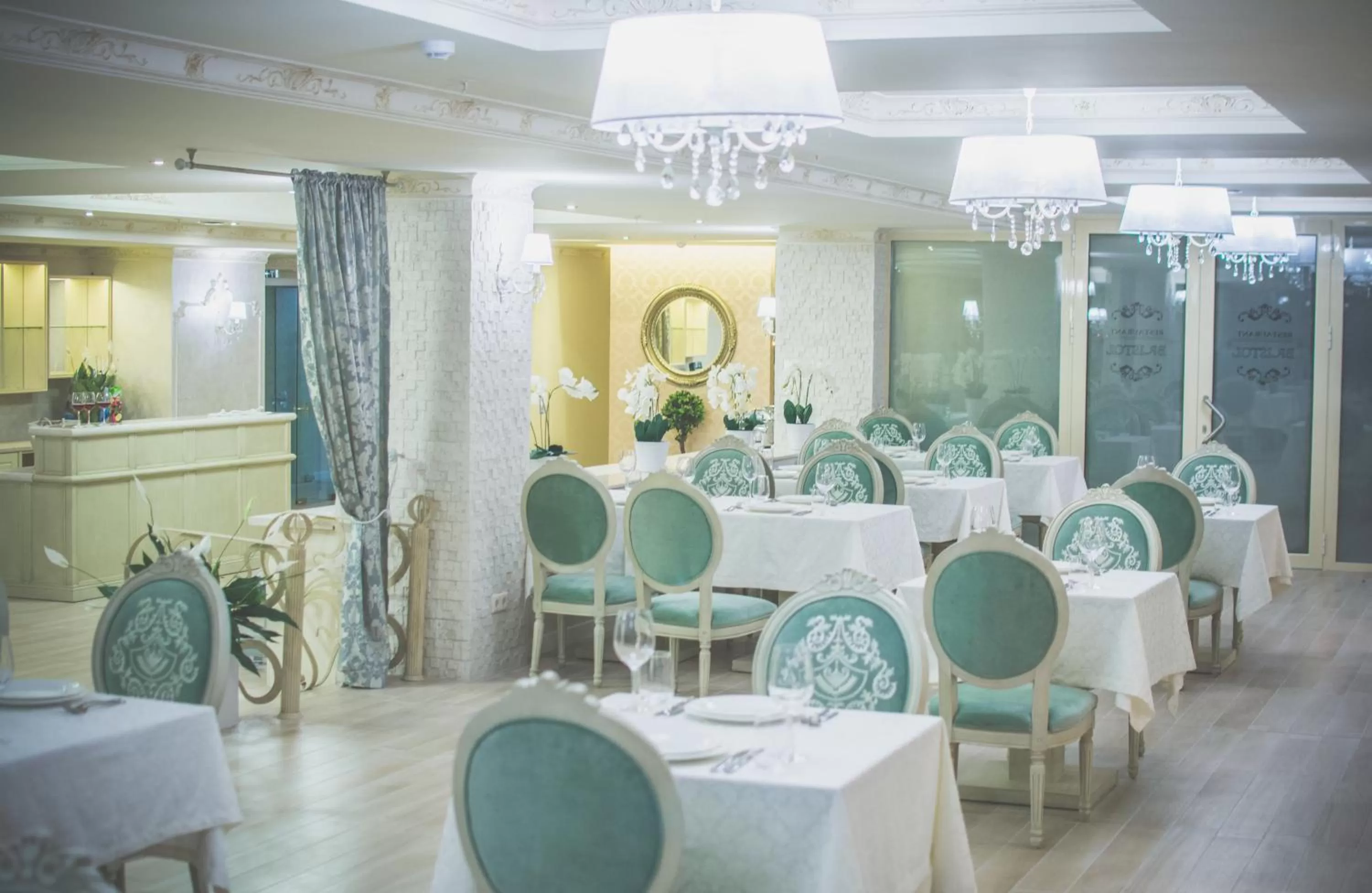 Restaurant/places to eat in Bristol Central Park Hotel