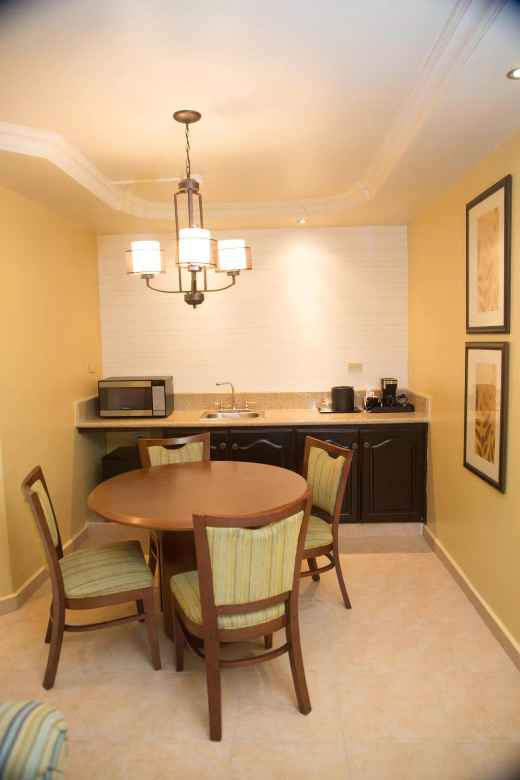 Kitchen or kitchenette in Best Western El Dorado Panama Hotel