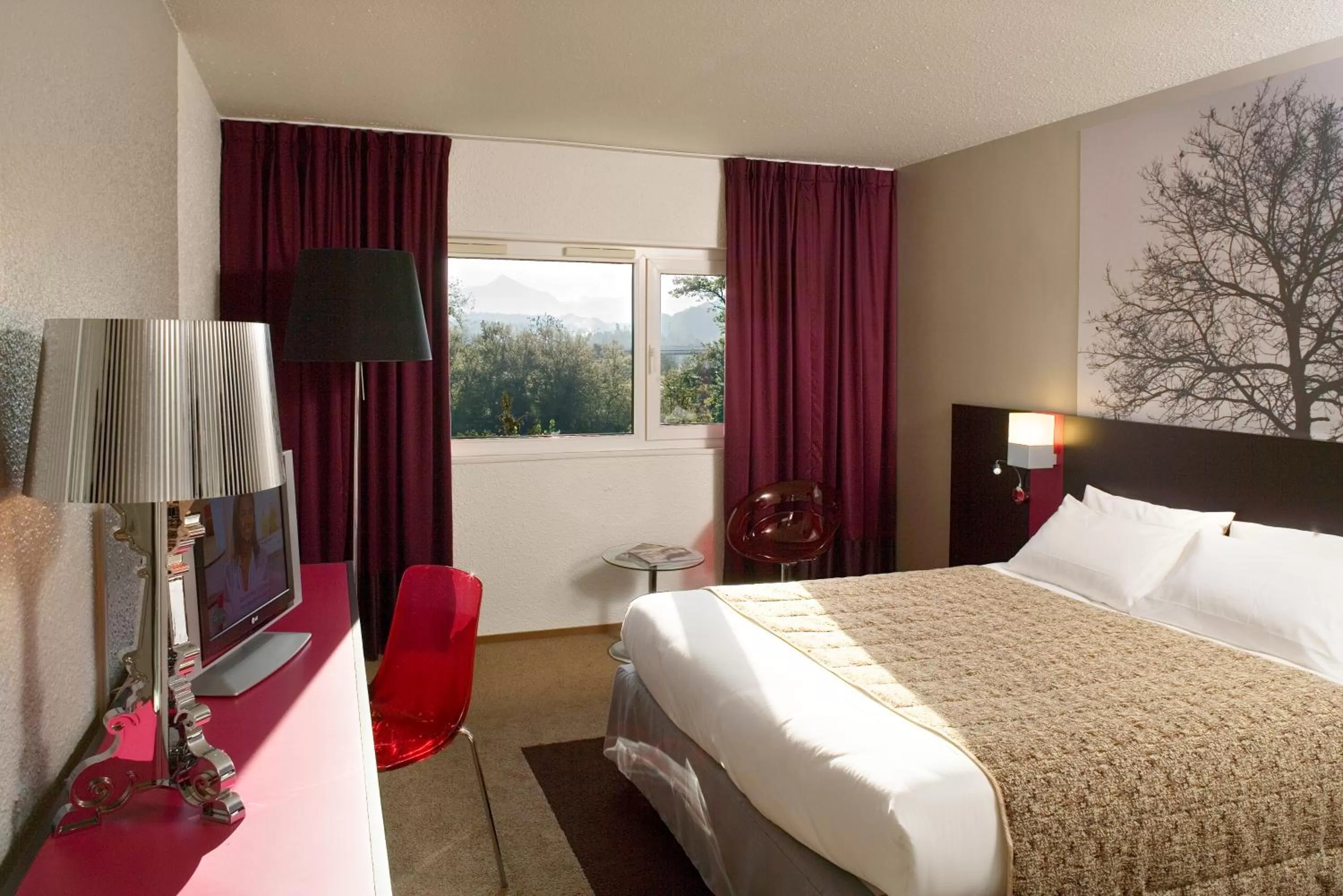 Bed in Mercure Annemasse Porte De Genève