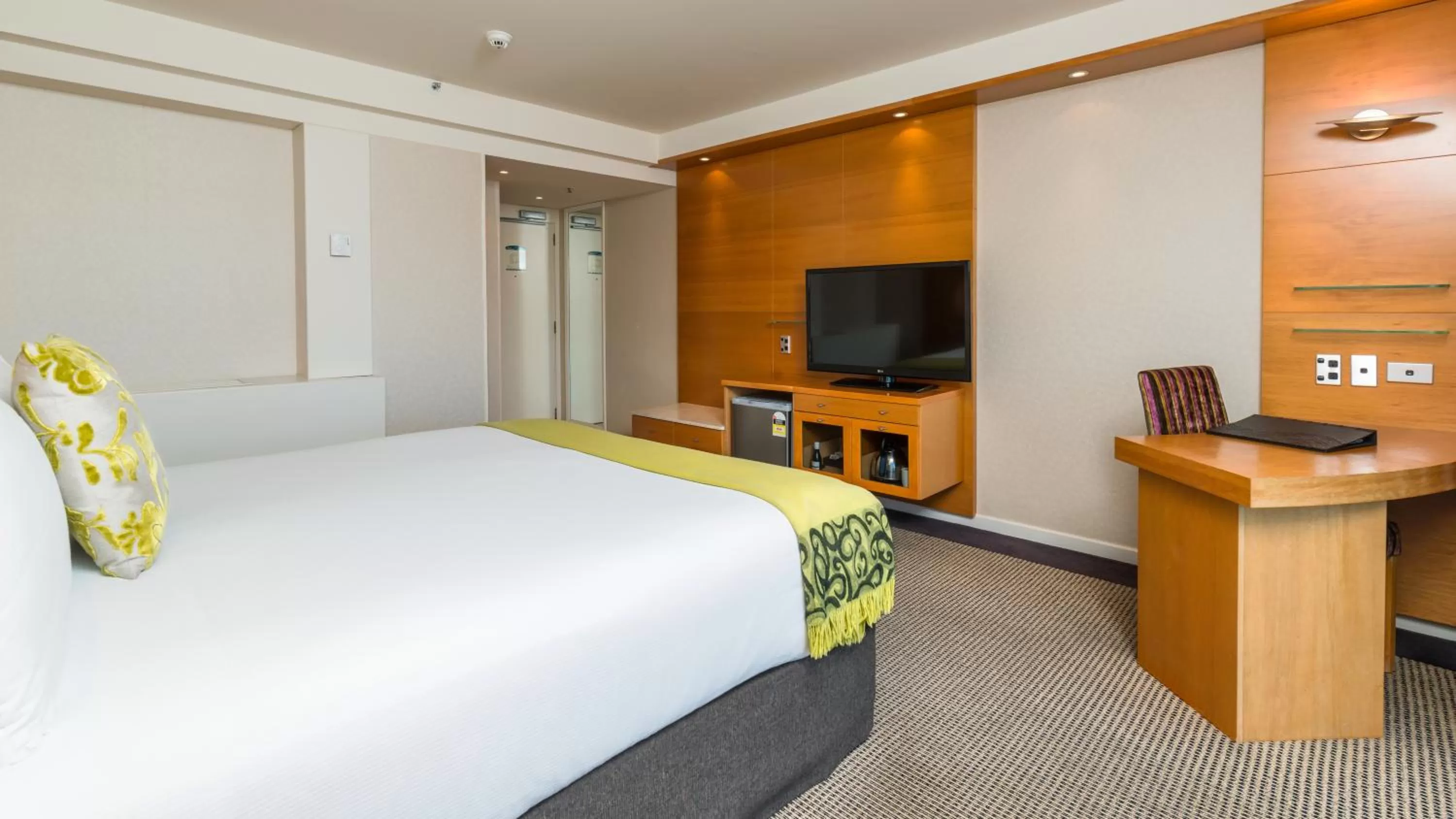 TV and multimedia, Bed in Millennium Hotel Rotorua