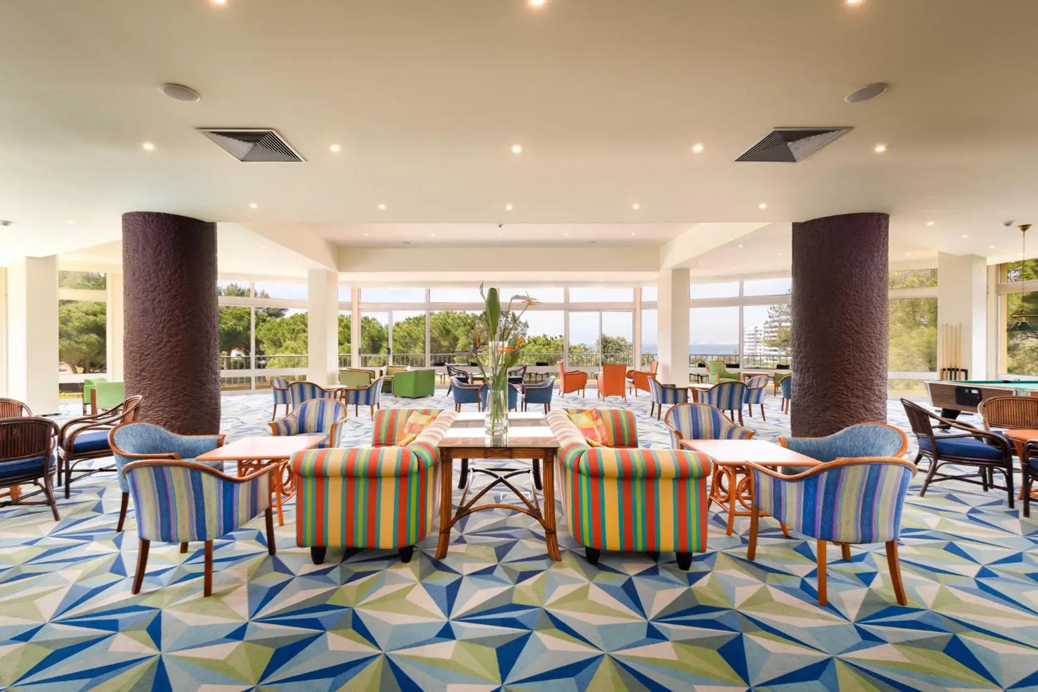 Lounge or bar, Banquet Facilities in Pestana Delfim Beach & Golf Hotel