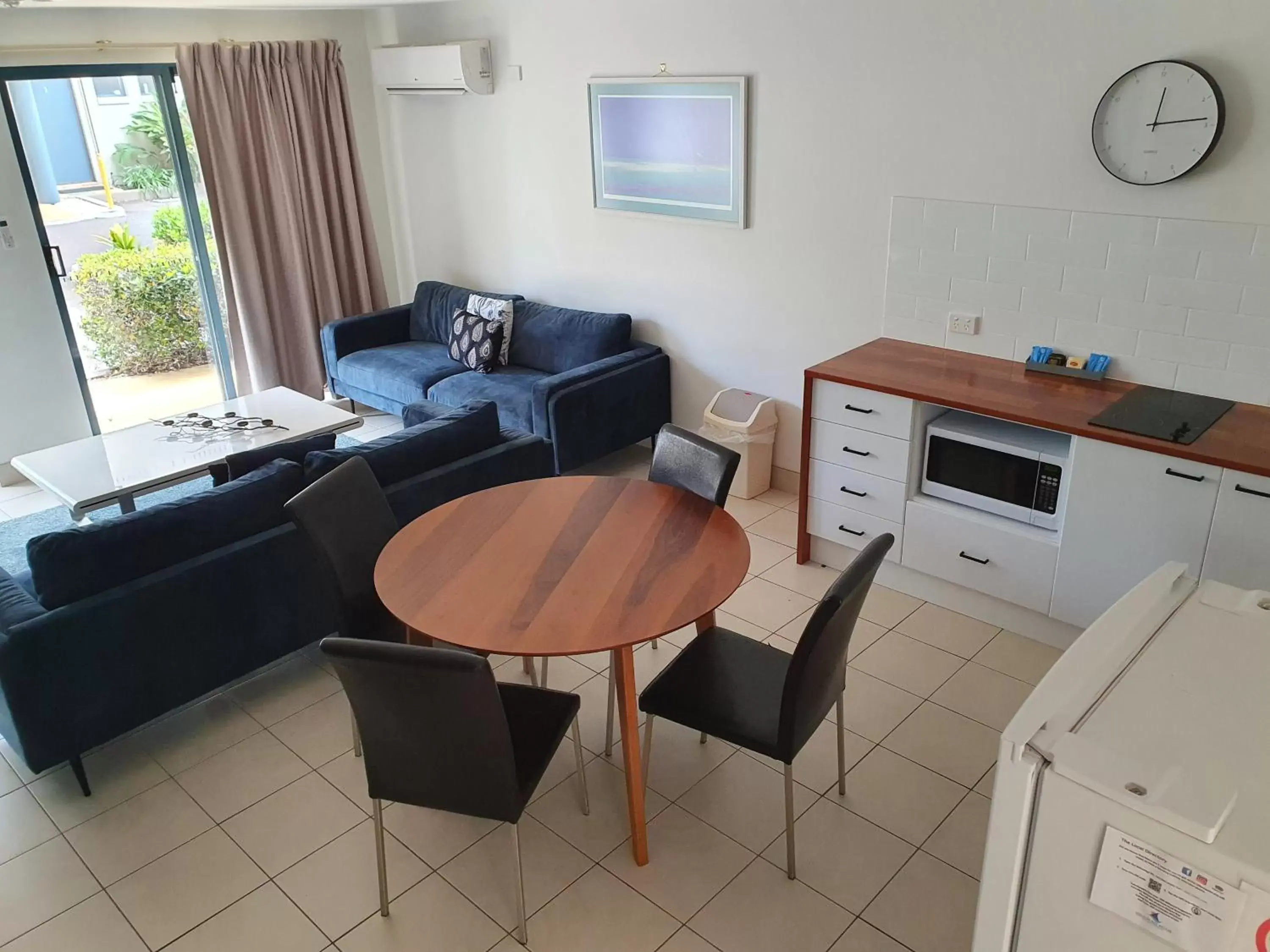 Living room, Dining Area in Nelson Bay Breeze