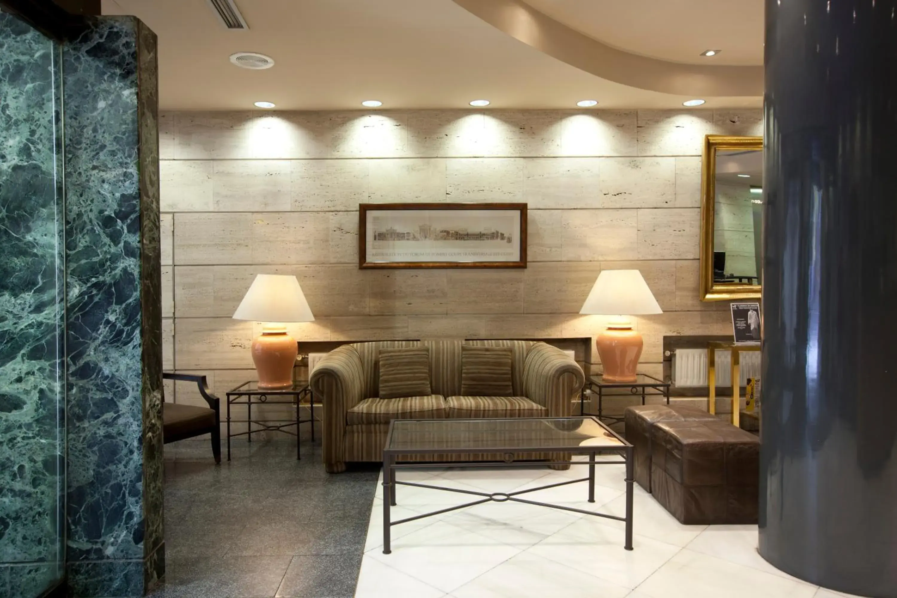 Lobby or reception, Seating Area in Hotel Moderno Puerta del Sol