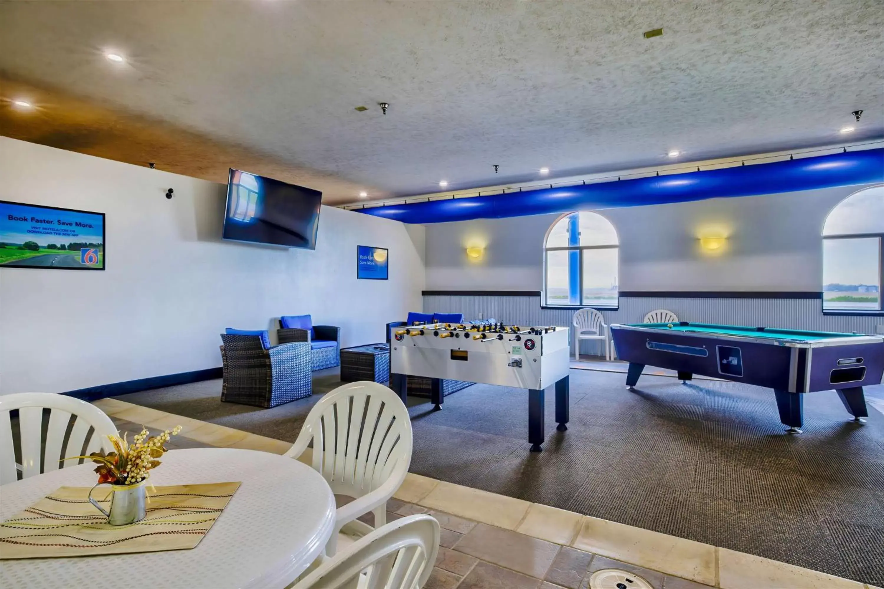 Sports, Restaurant/Places to Eat in Motel 6-Percival, IA
