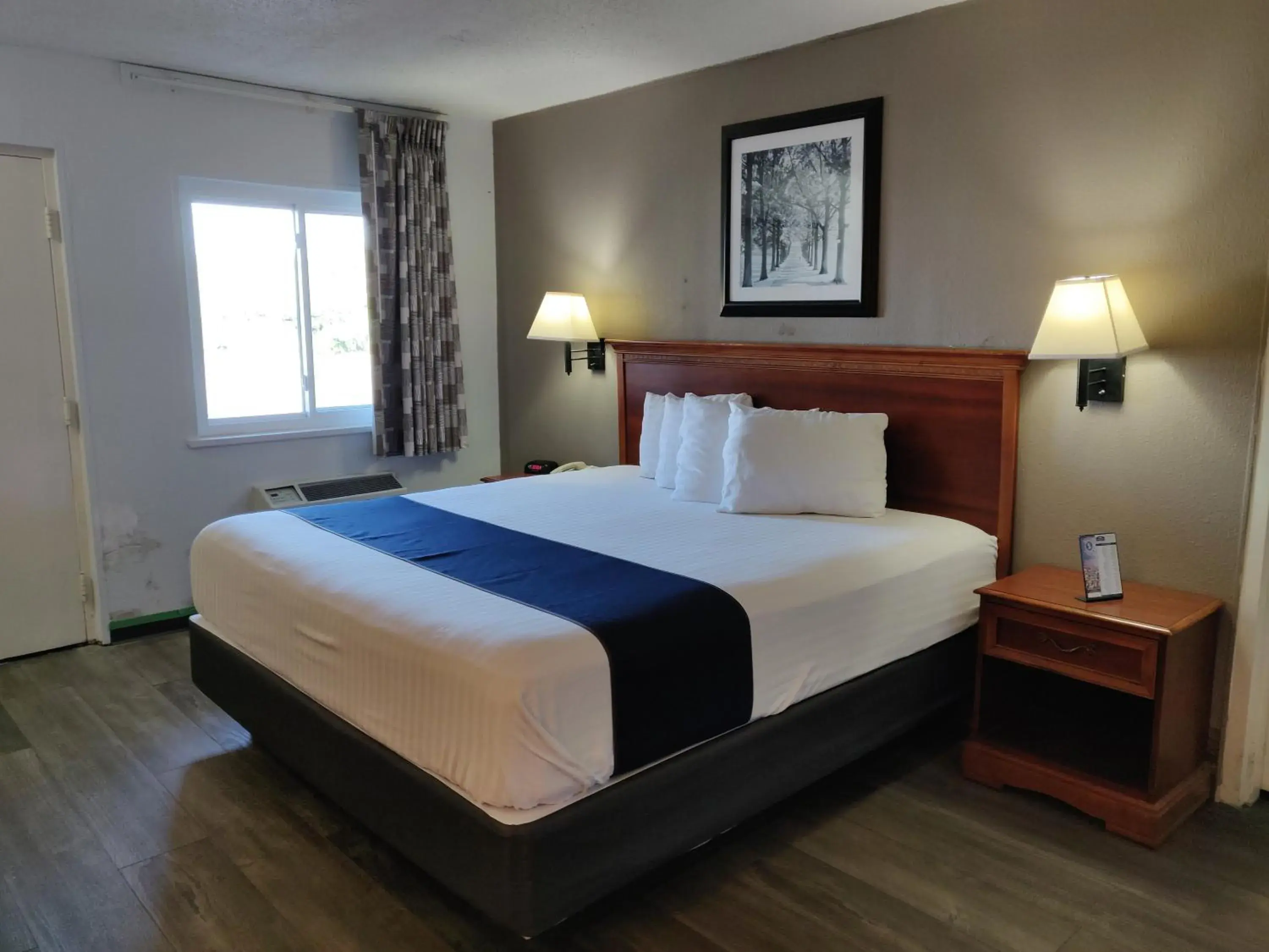 Bed in Cedar Cove Bed in Cedar Cove