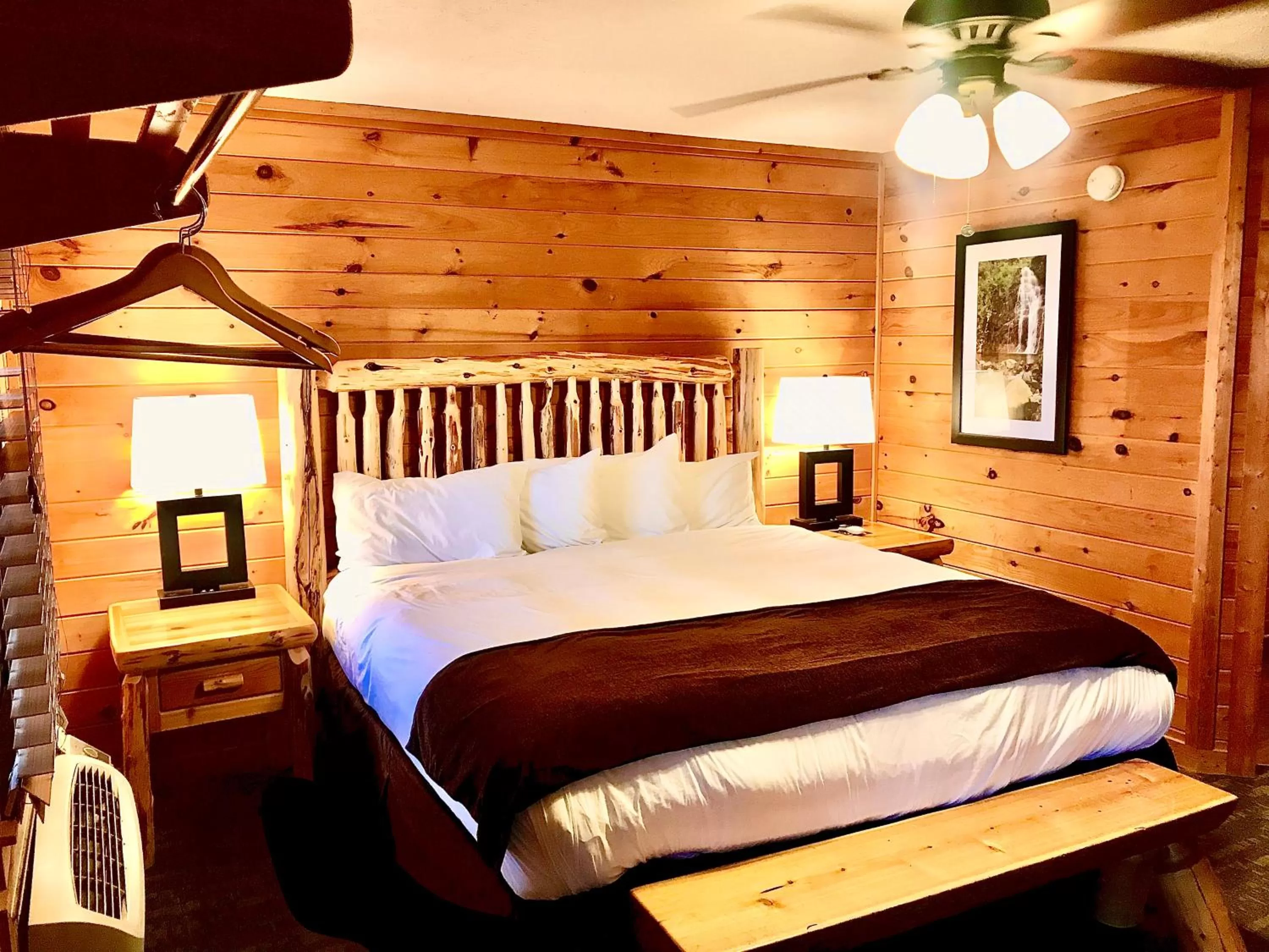 Bed in Mountain Top Inn and Resort
