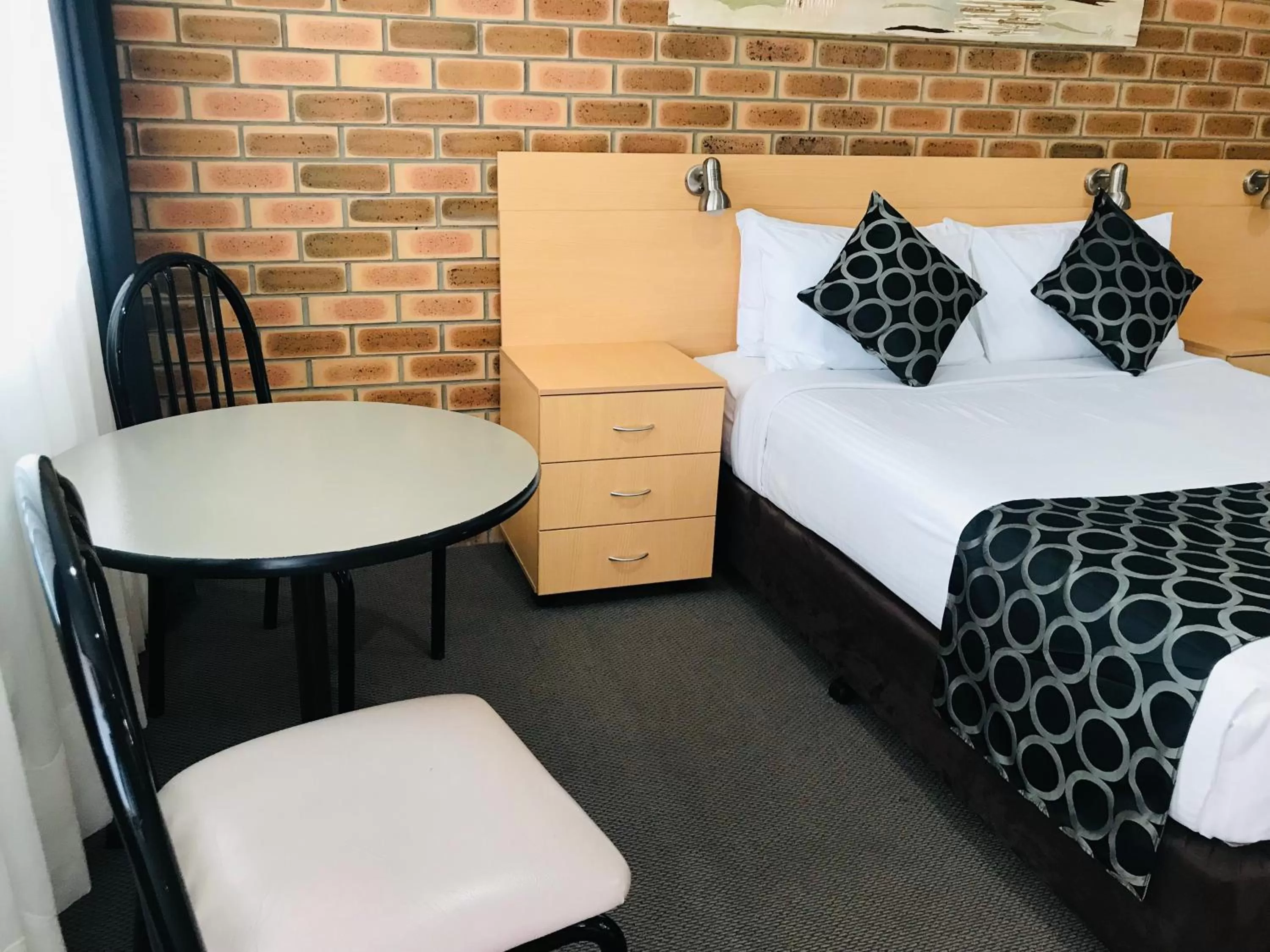 Bed in Jumbuck Motor Inn