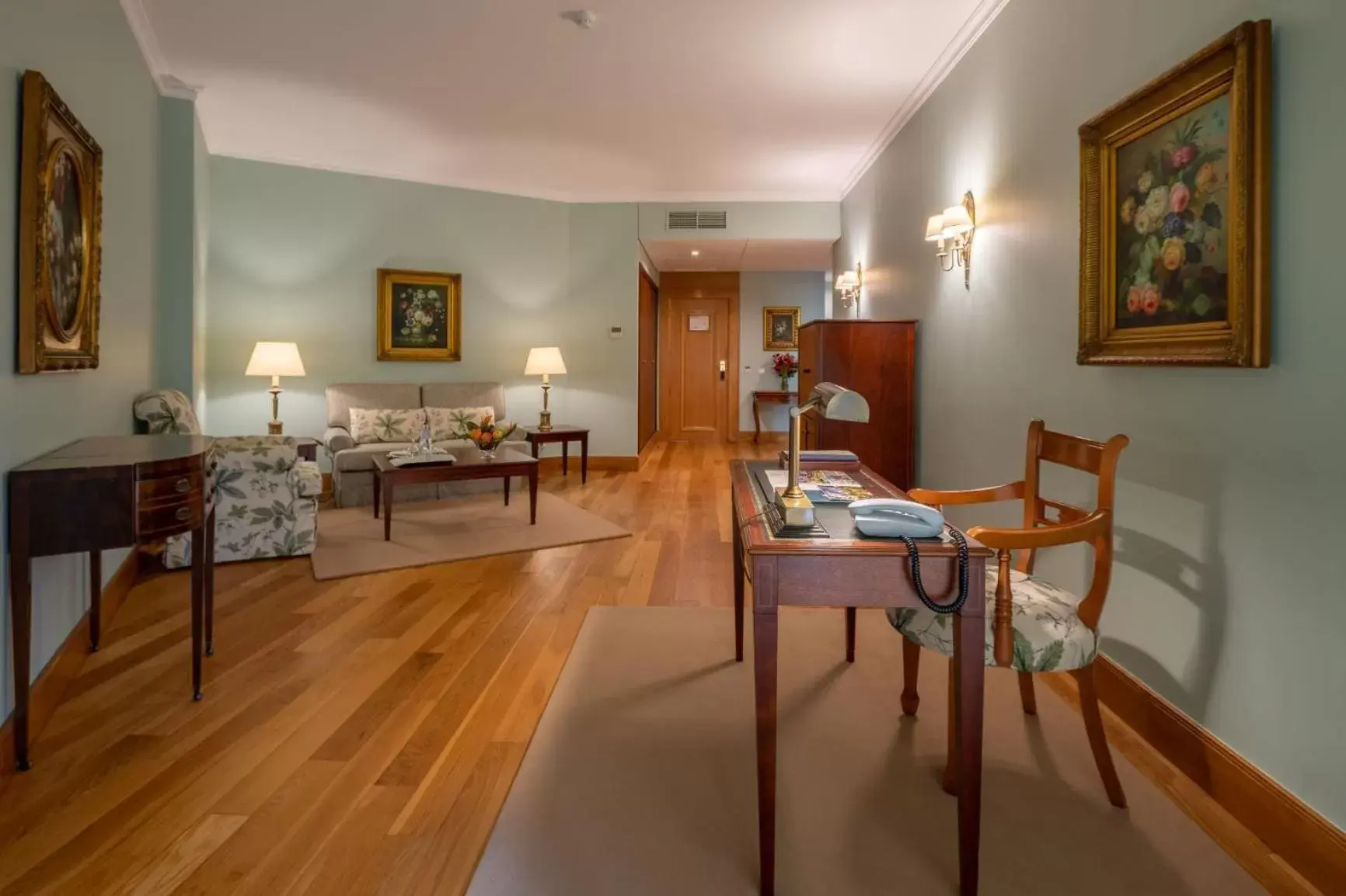 Living room, Restaurant/Places to Eat in Quinta Jardins do Lago