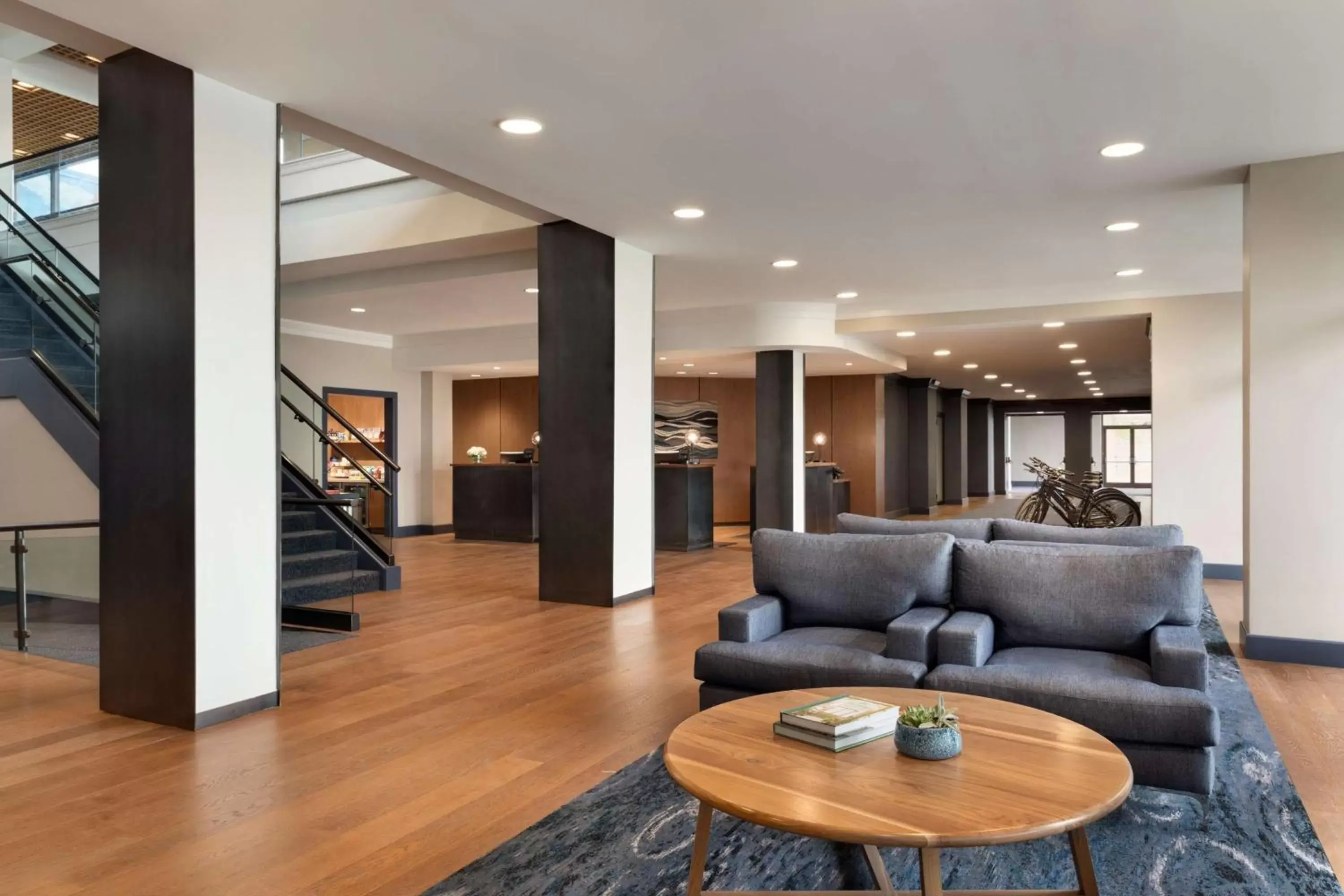 Lobby or reception, Seating Area in Hilton Burlington Lake Champlain