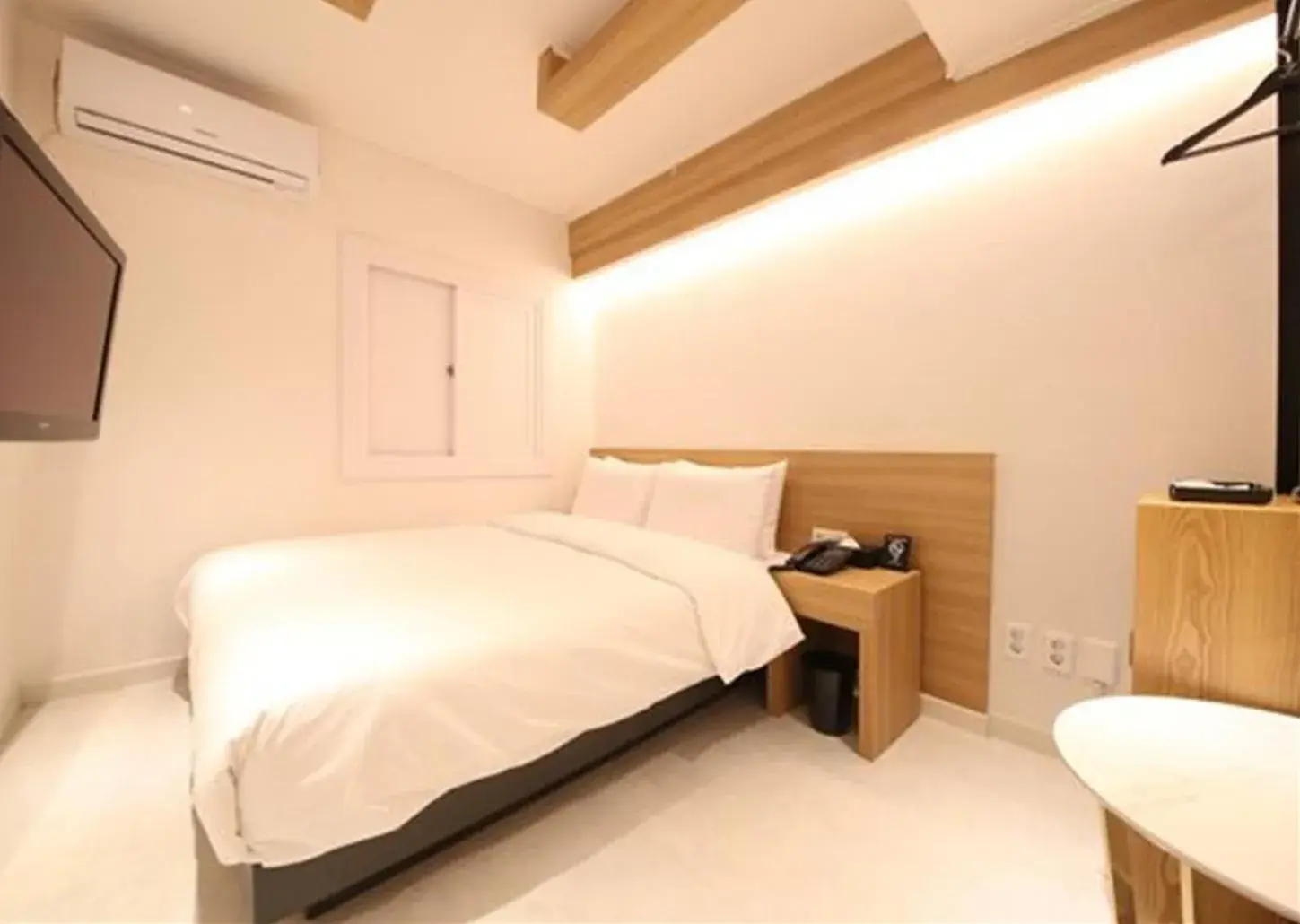 Photo of the whole room in Busan Seomyeon Business Hotel J7                                                                