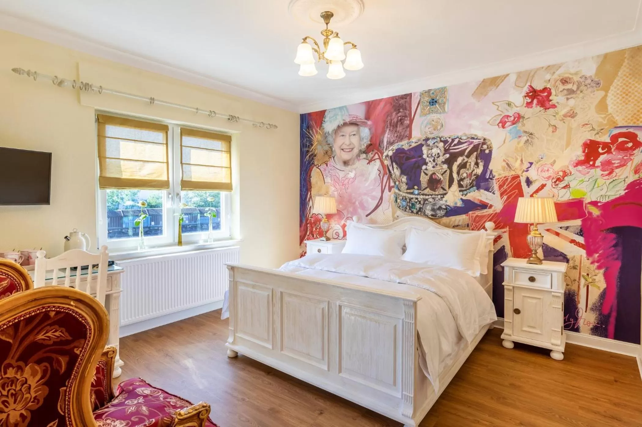  Queen's Room  in The Little Britain Inn Themed Hotel One of a Kind In Europe