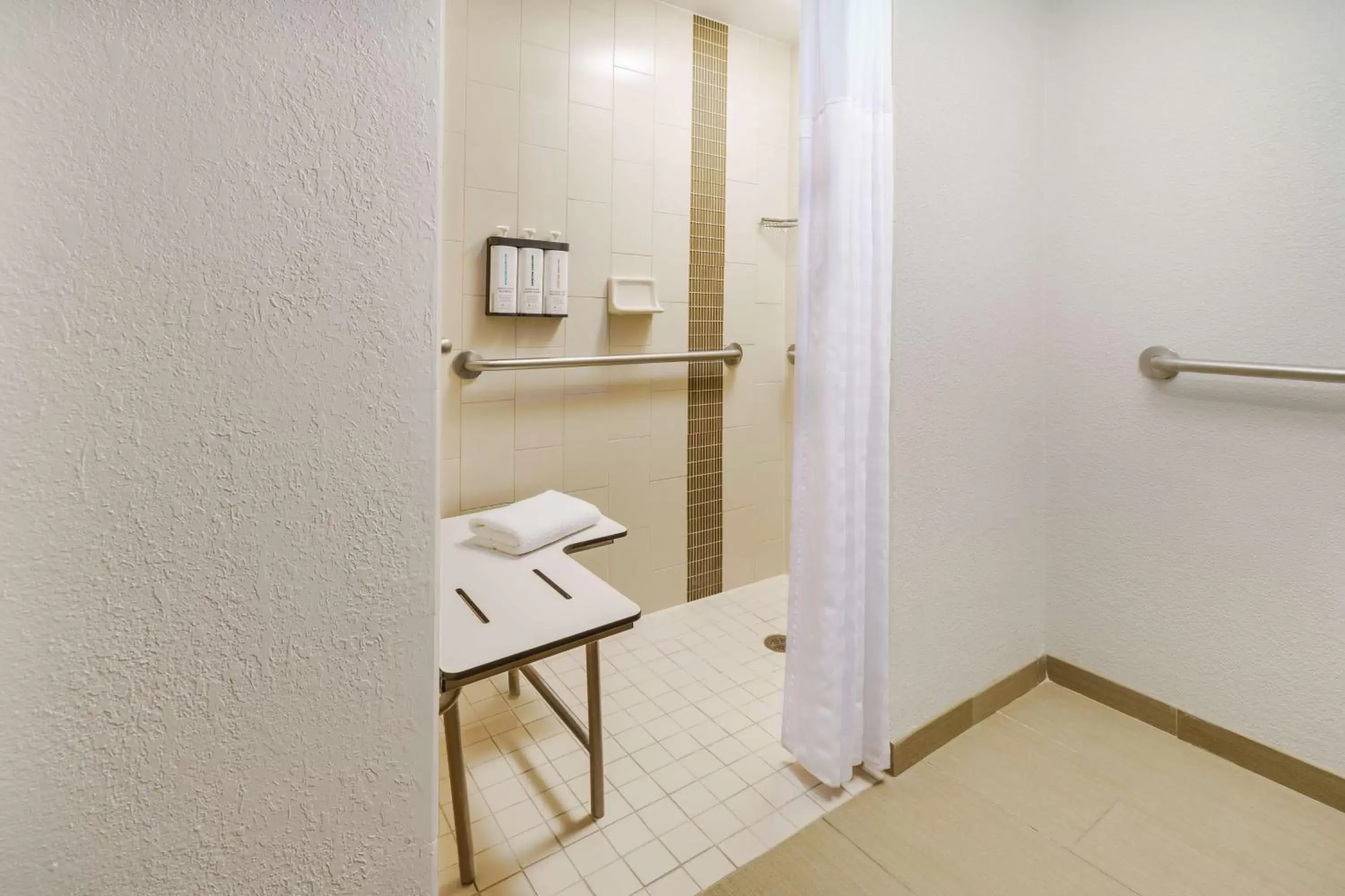 Bathroom in Hyatt Place across from Universal Orlando Resort