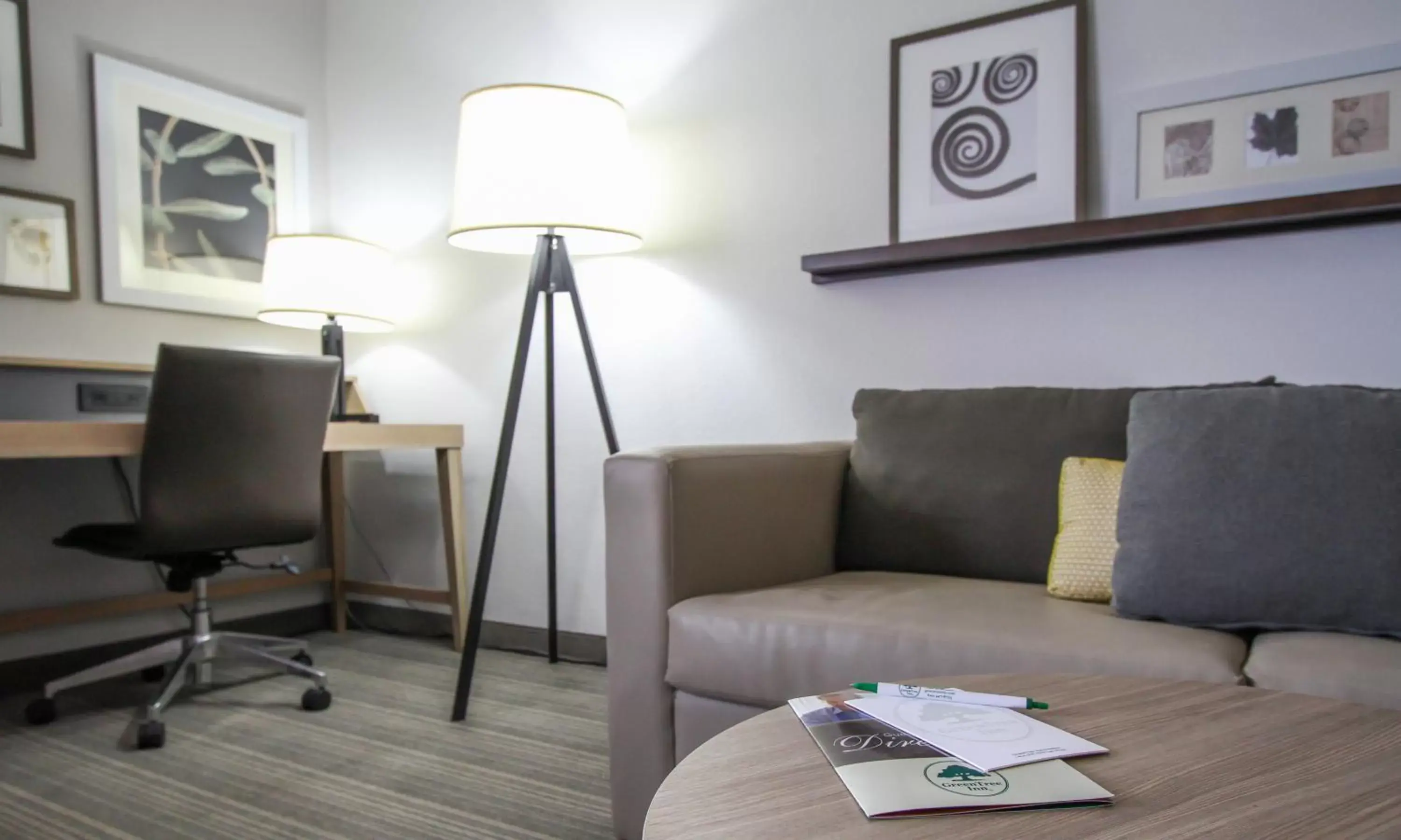 Seating Area in GreenTree Inn & Suites Phoenix Sky Harbor