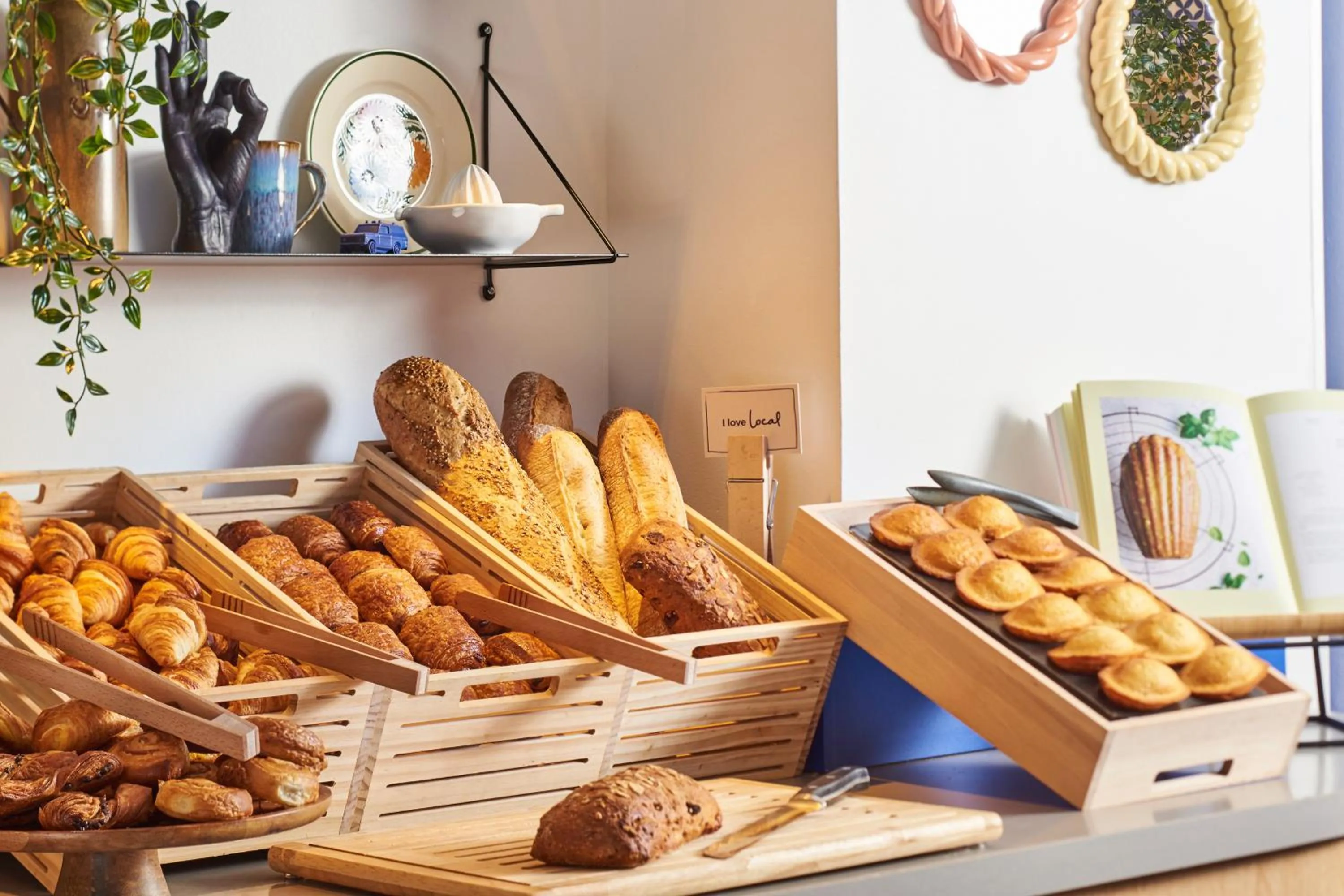 Breakfast in ibis Paris La Villette Cité des Sciences 19ème