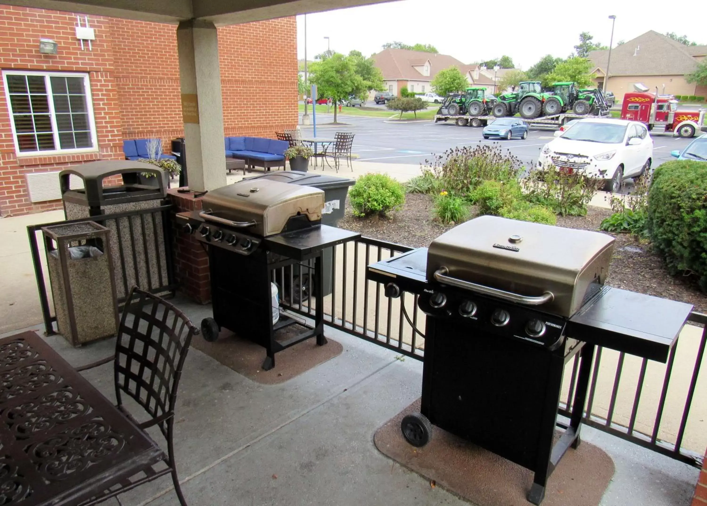 Patio, BBQ Facilities in Sonesta Simply Suites Columbus Airport Gahanna