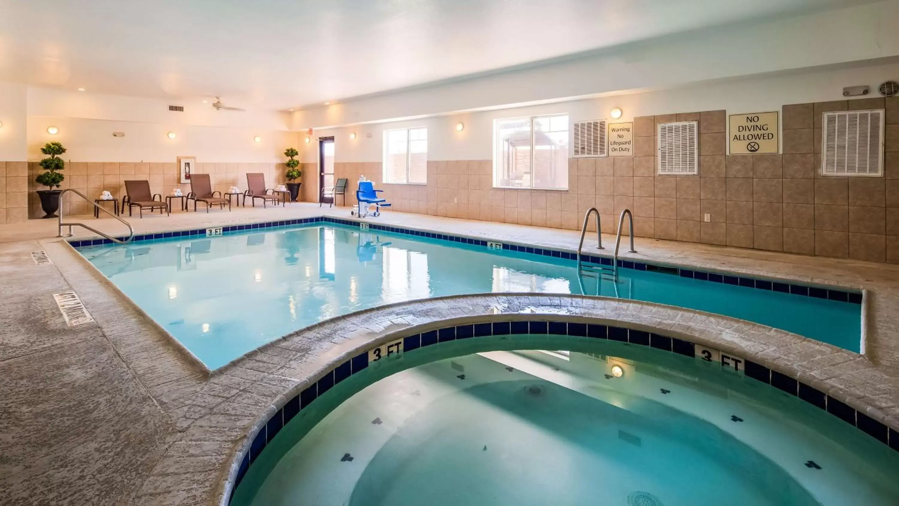 On site, Swimming Pool in Best Western Plus Seminole Hotel & Suites