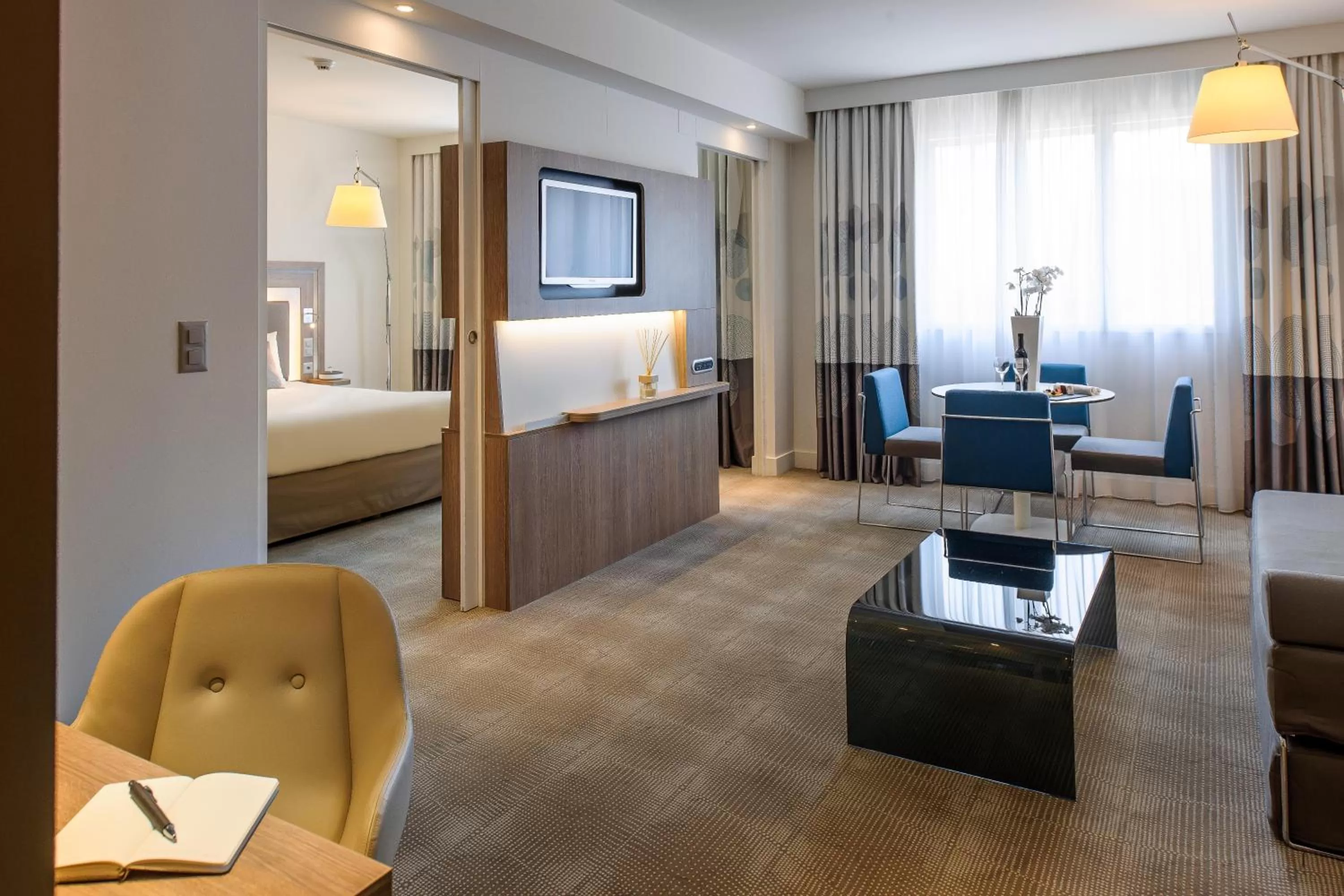 TV and multimedia, Bed in Novotel Lugano Paradiso