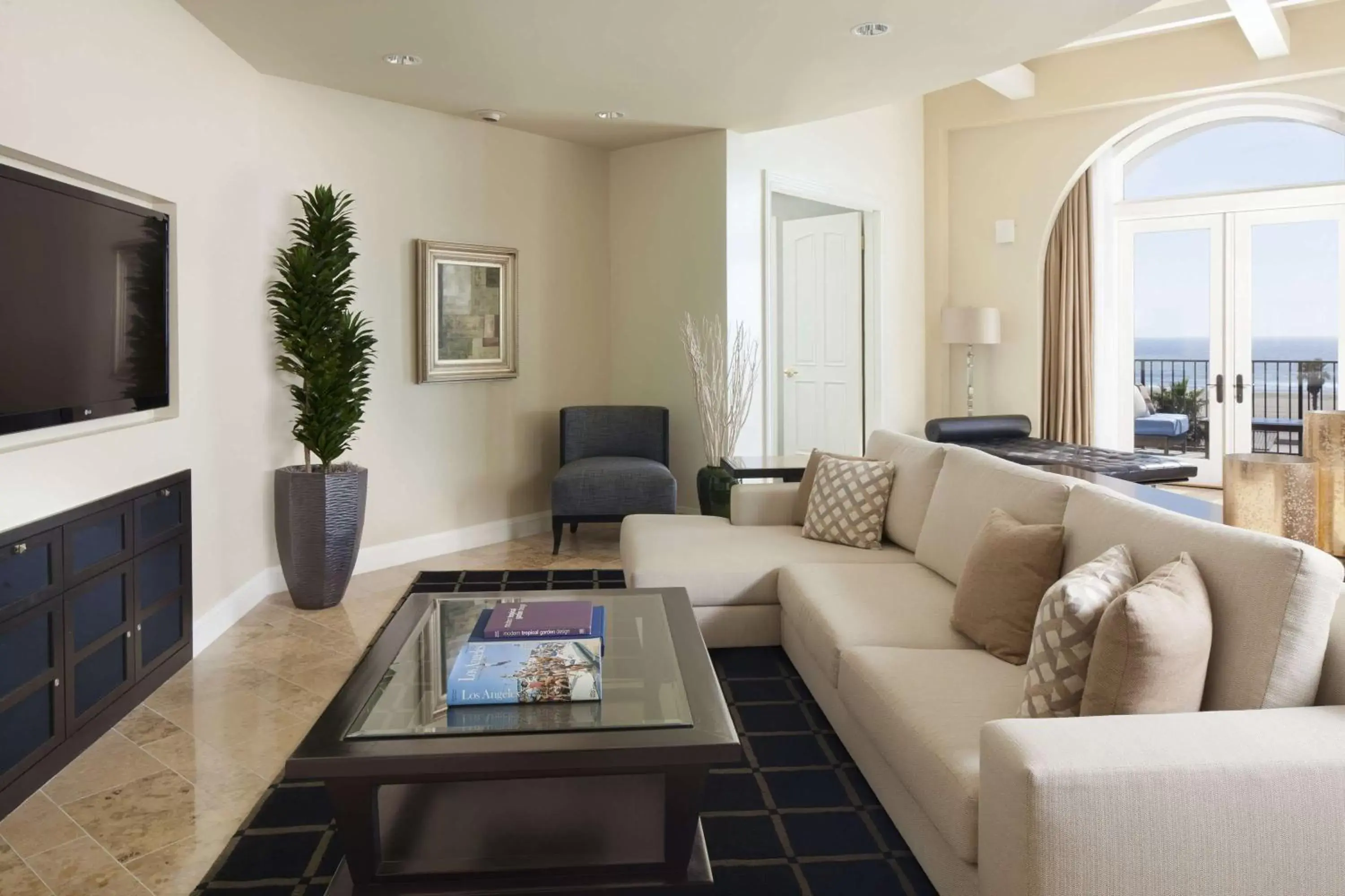 Photo of the whole room, Seating Area in Hyatt Regency Huntington Beach Resort and Spa