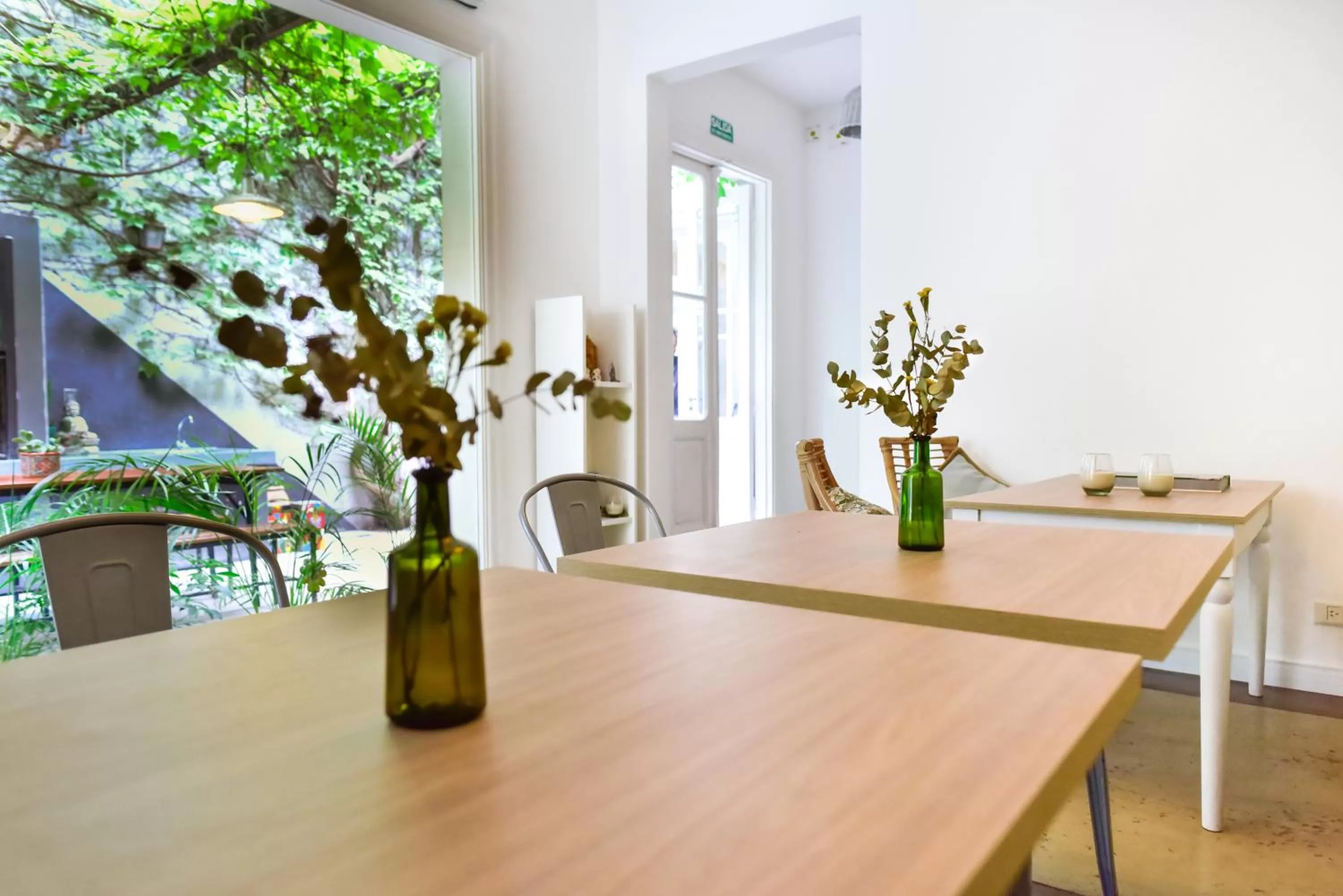 Seating area, Dining Area in Casa Caravan - Plant Based Concept House