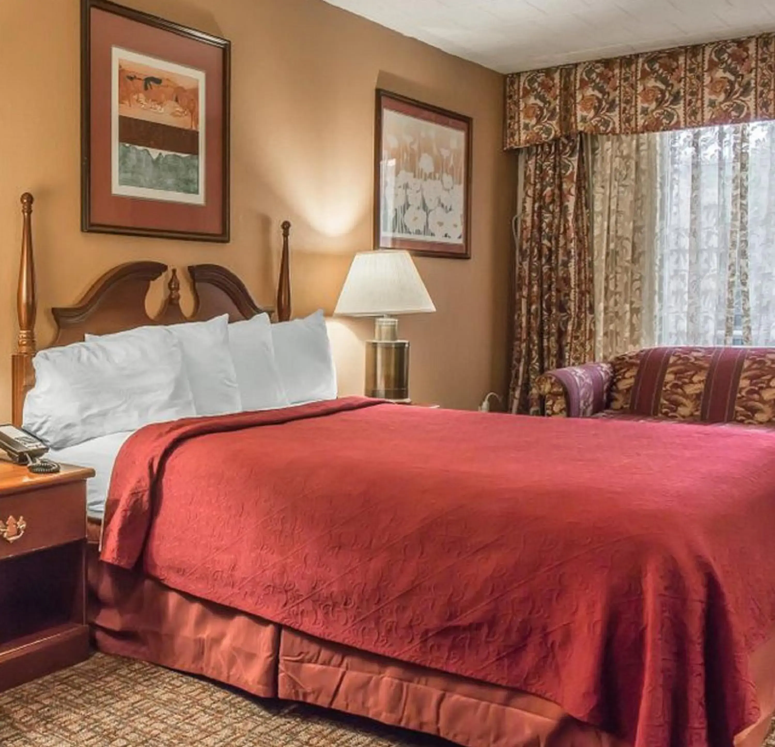 Bedroom, Bed in FairBridge Inn & Suites Poconos