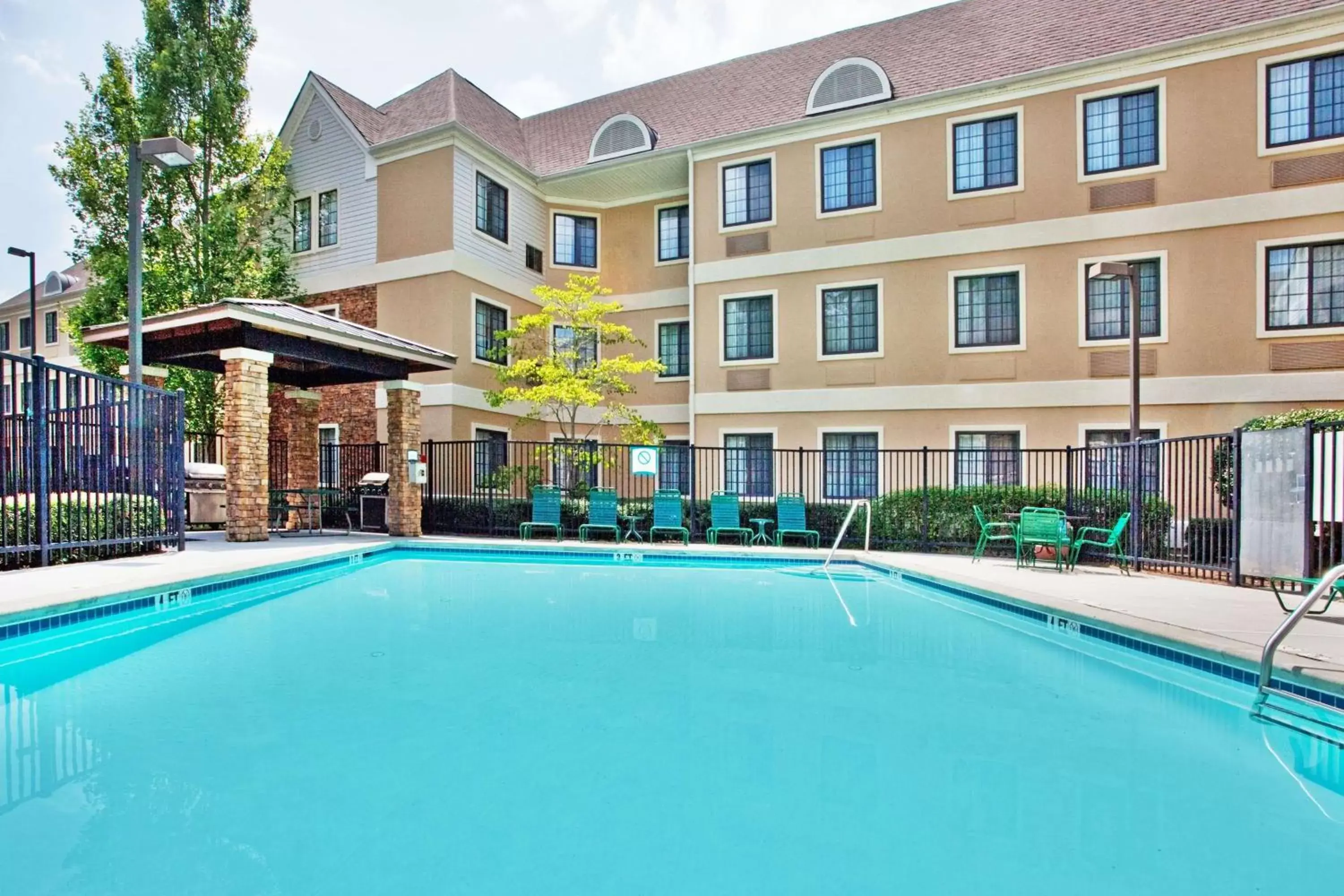 Pool view, Swimming Pool in Sonesta ES Suites Atlanta Alpharetta Avalon