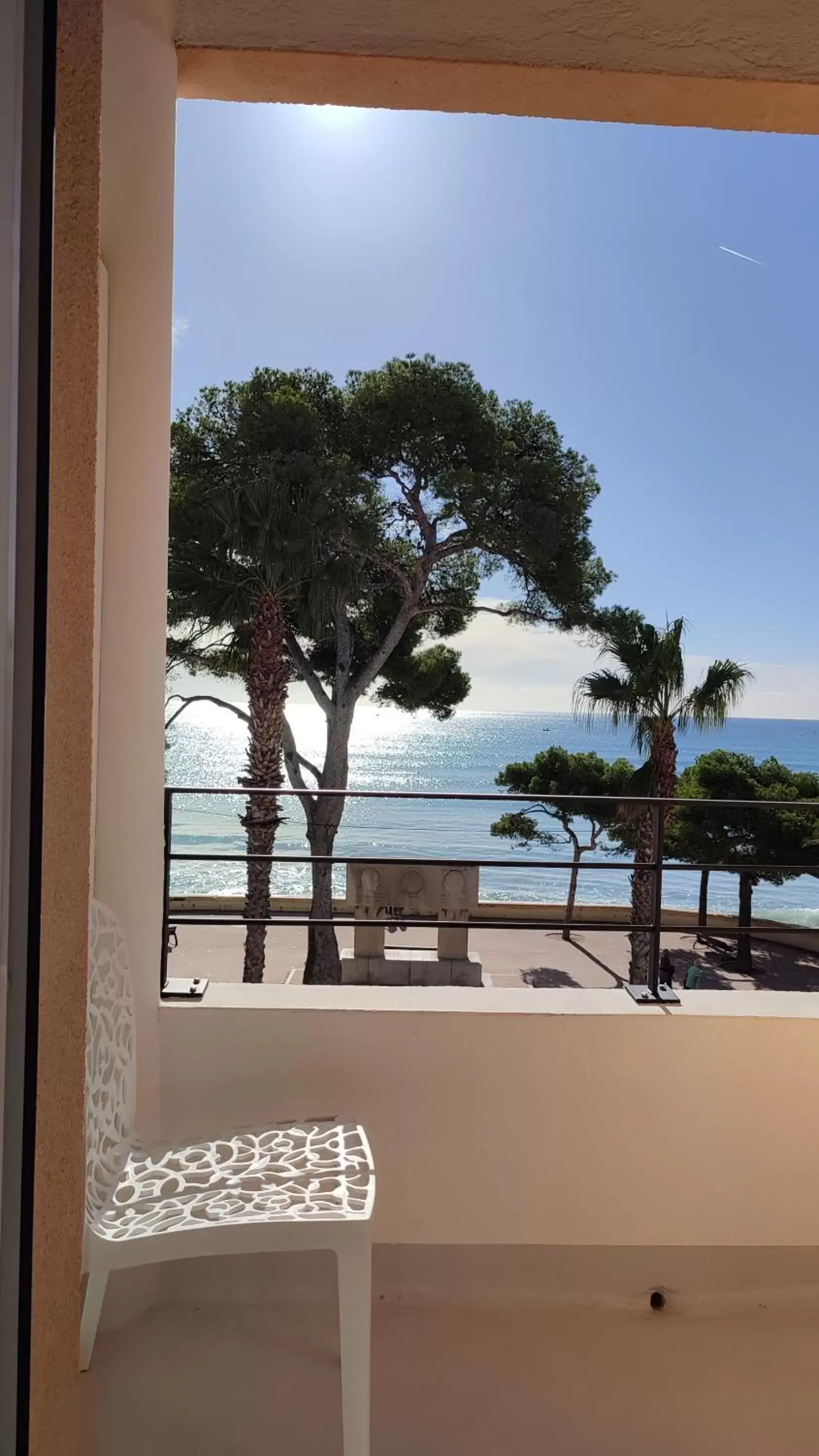 Balcony/Terrace in Hotel Restaurant Miramar L'orchidée