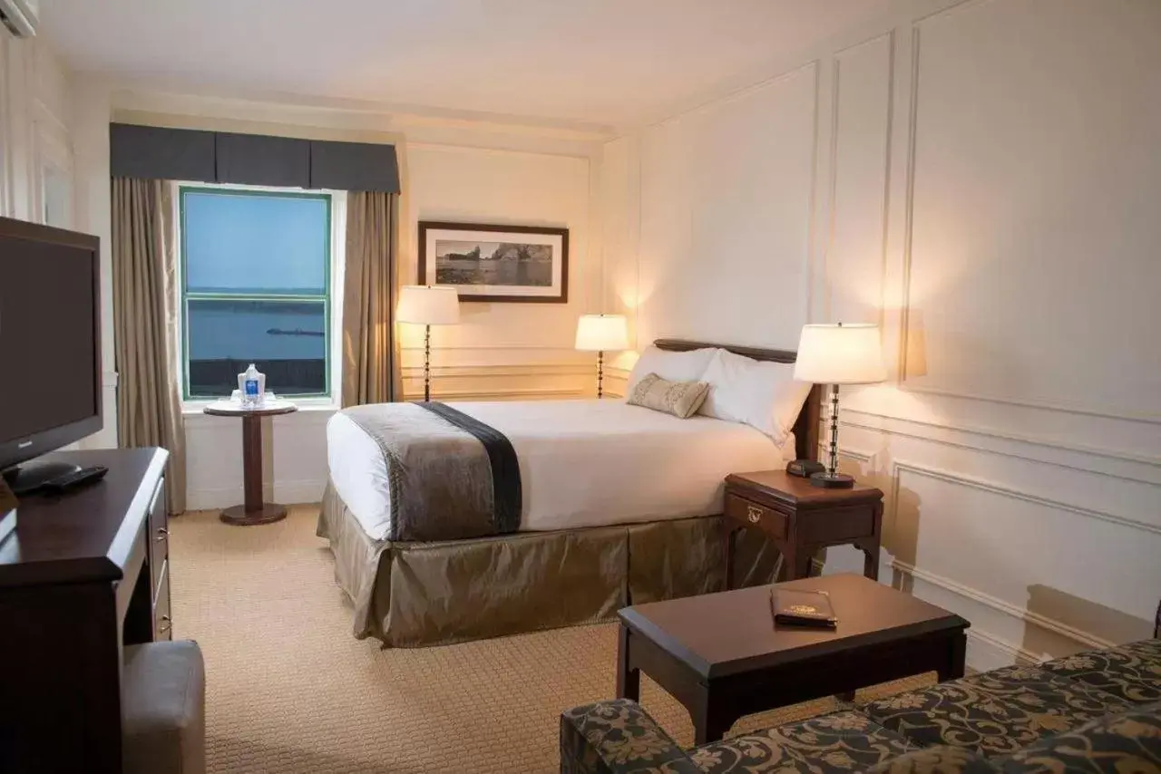 Photo of the whole room, Bed in Digby Pines Golf Resort and Spa Photo of the whole room, Bed in Digby Pines Golf Resort and Spa