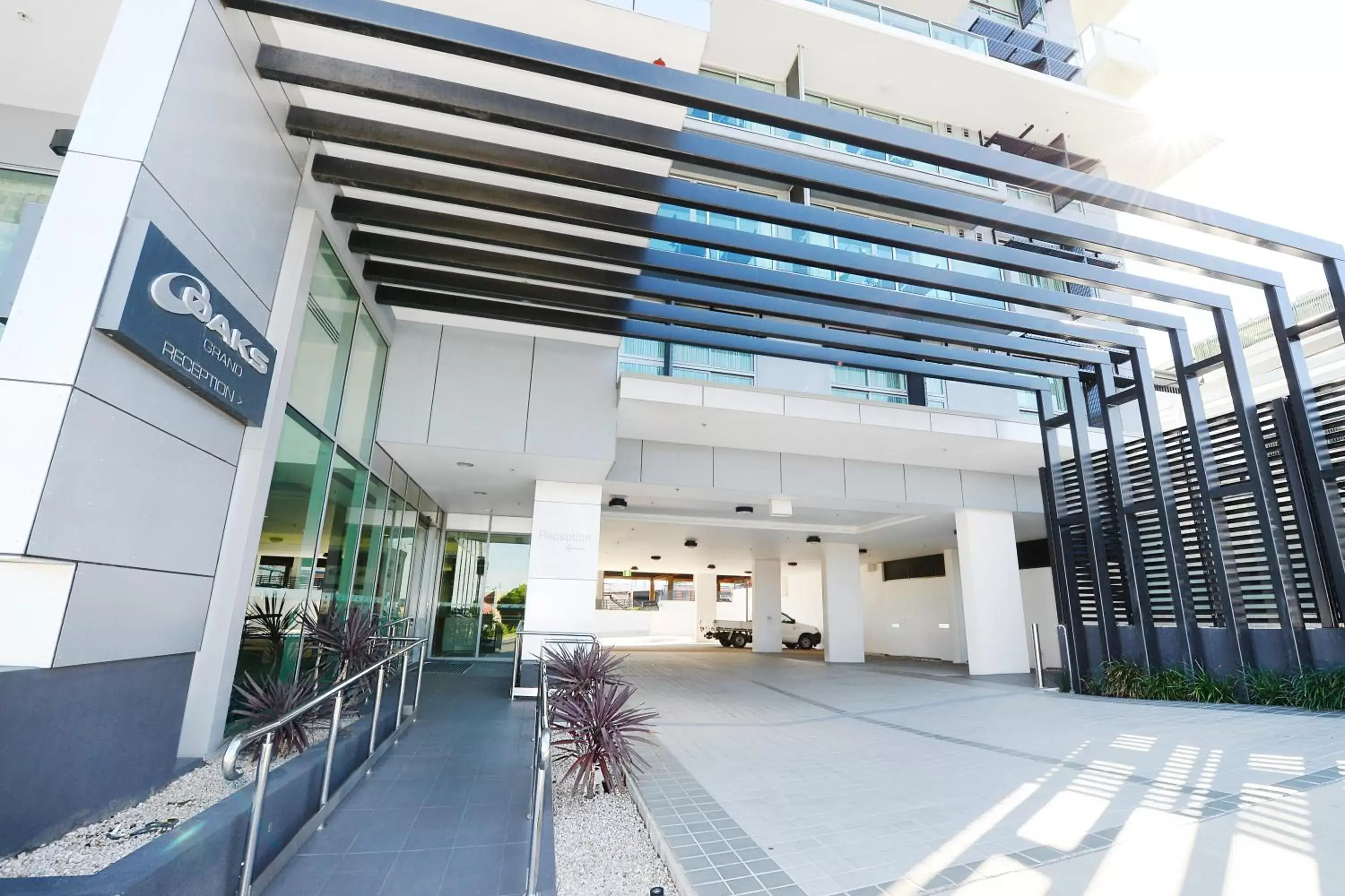 Facade/entrance, Property Building in Oaks Gladstone Grand Hotel