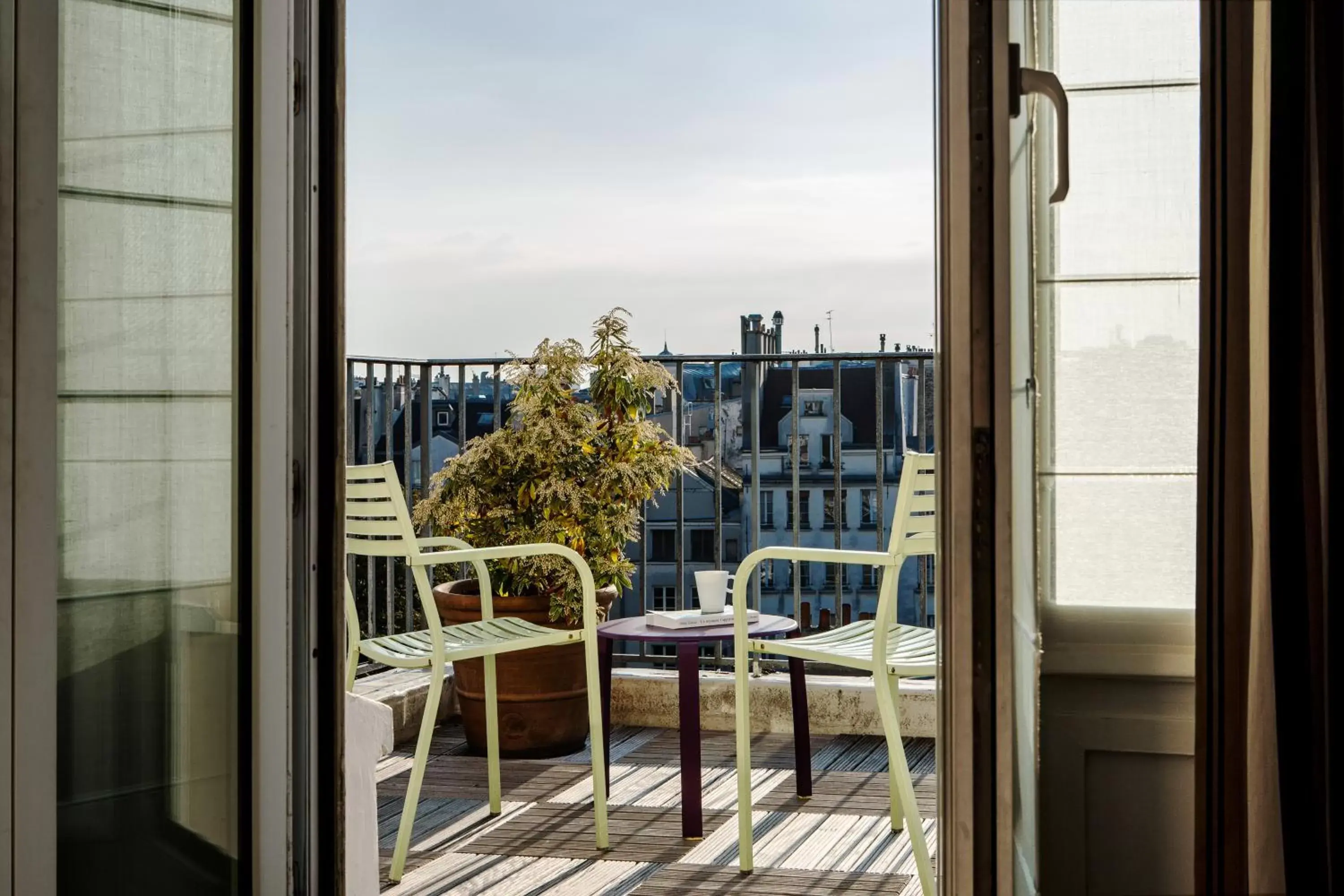 Balcony/Terrace in Hôtel Parc Saint-Séverin - Esprit de France