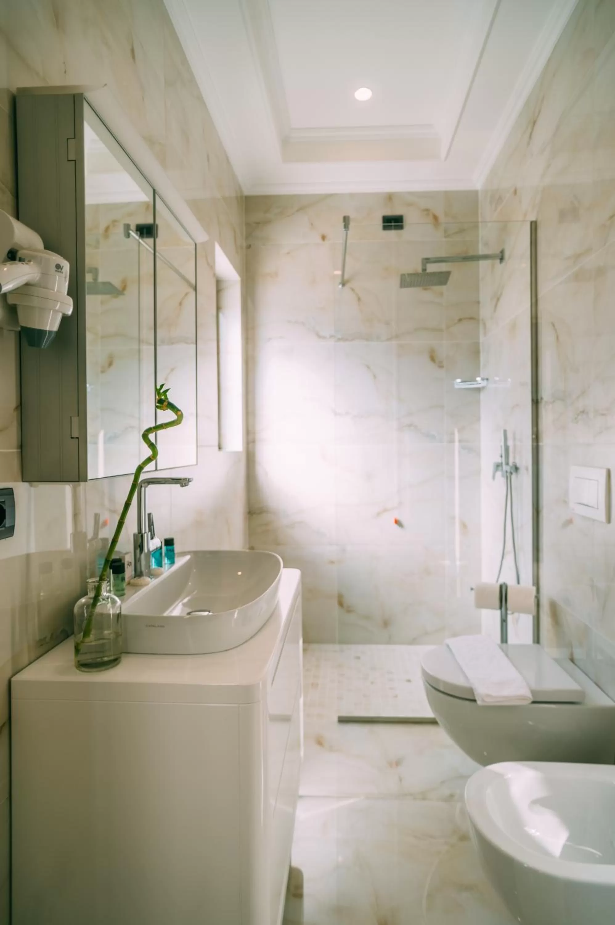 Shower in Hotel Stela Center