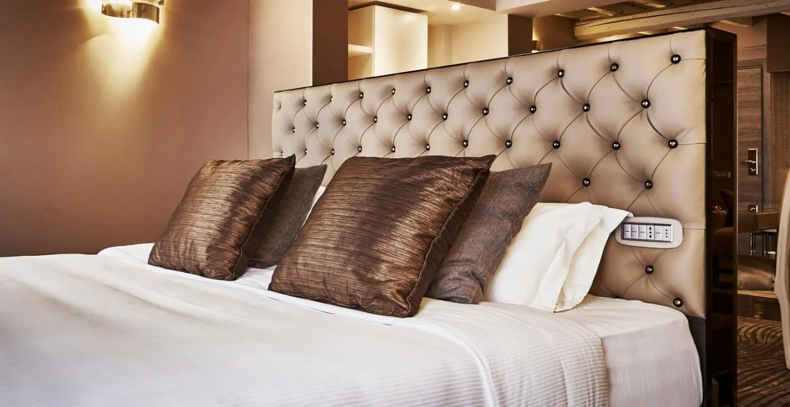 Bed in Spagna Royal Suite