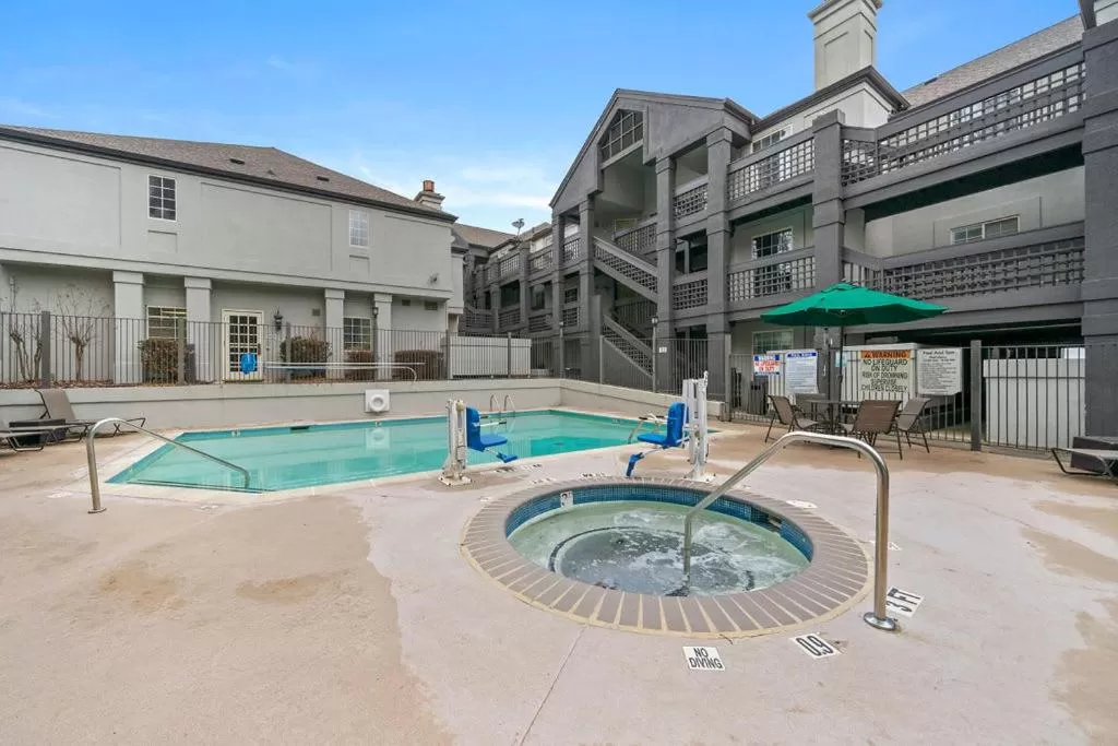 Pool view, Swimming Pool in The 505 Collection Buckhead