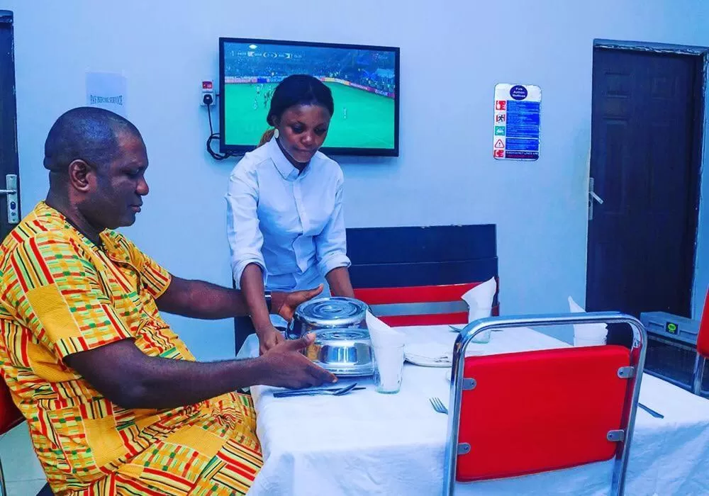 Restaurant/places to eat in World Class Hotel & Apartments