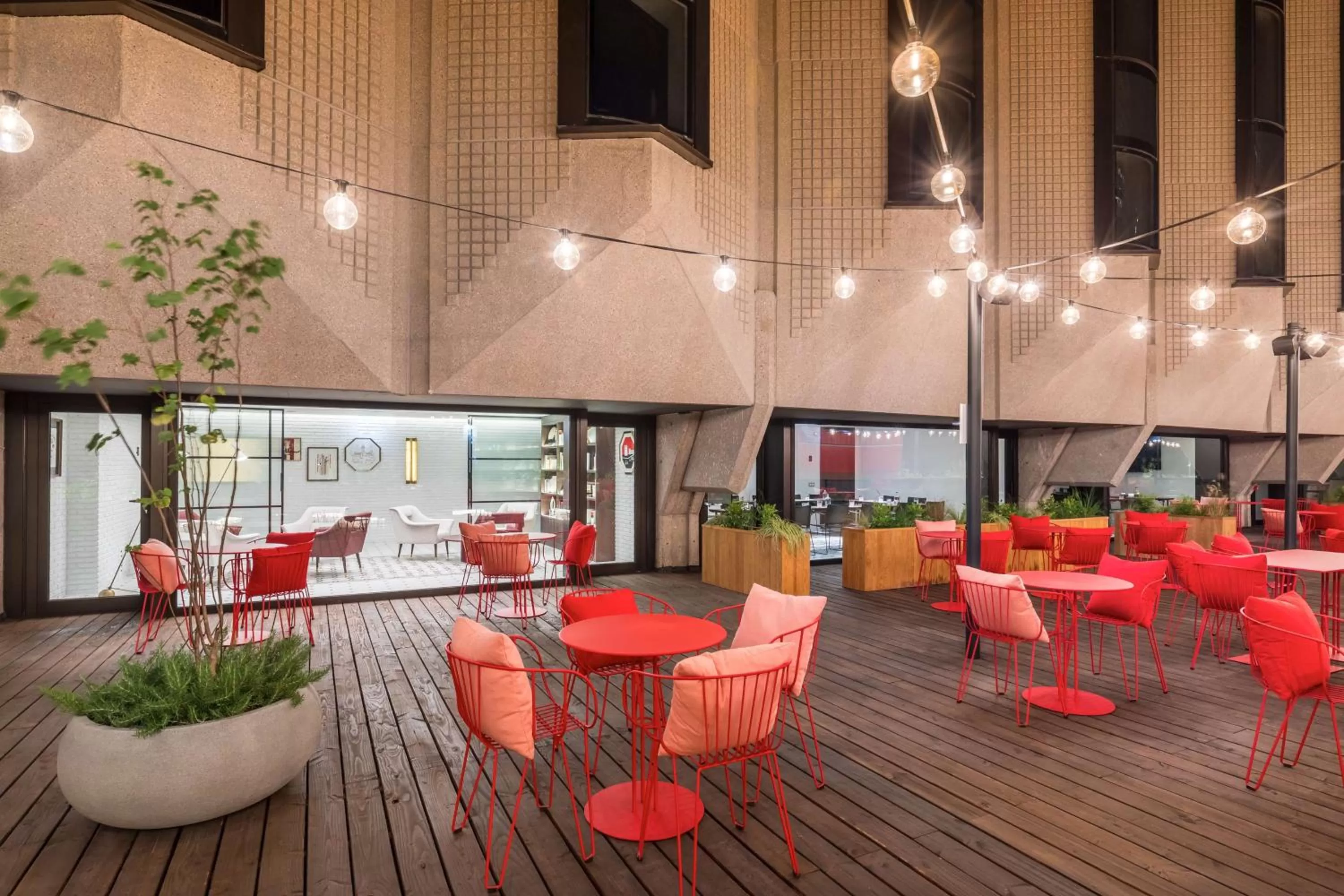 Restaurant/places to eat in Canopy by Hilton Madrid Castellana