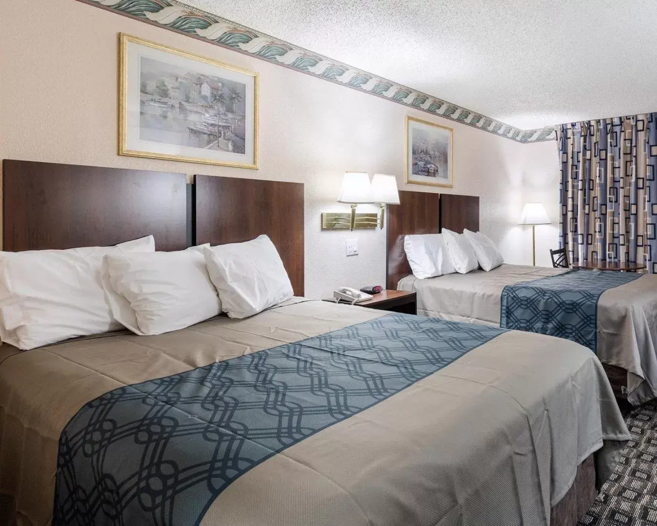 Bed in Americas Best Value Inn-Near NRG Park/Medical Center