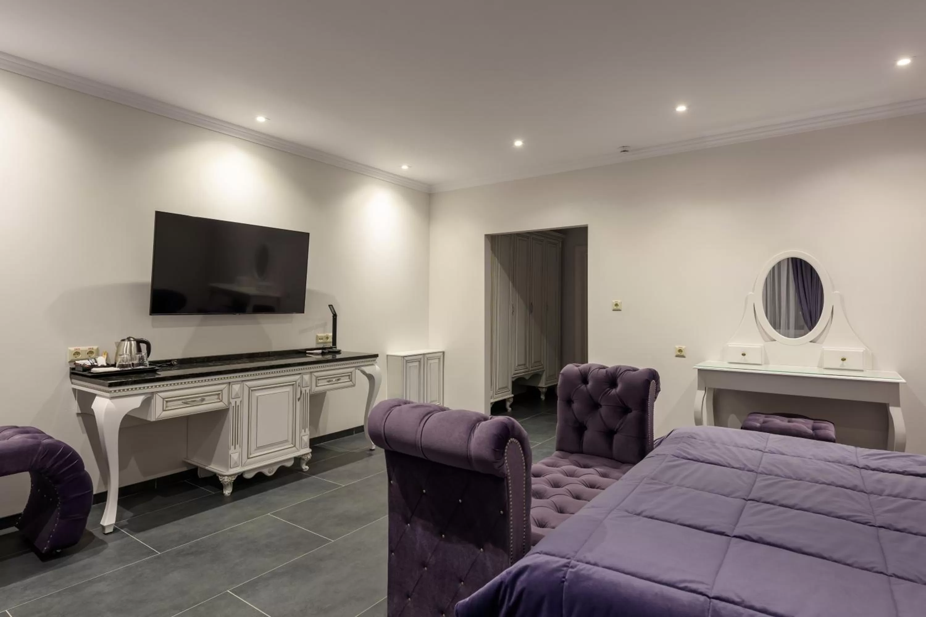 Photo of the whole room, TV/Entertainment Center in Grand Royal