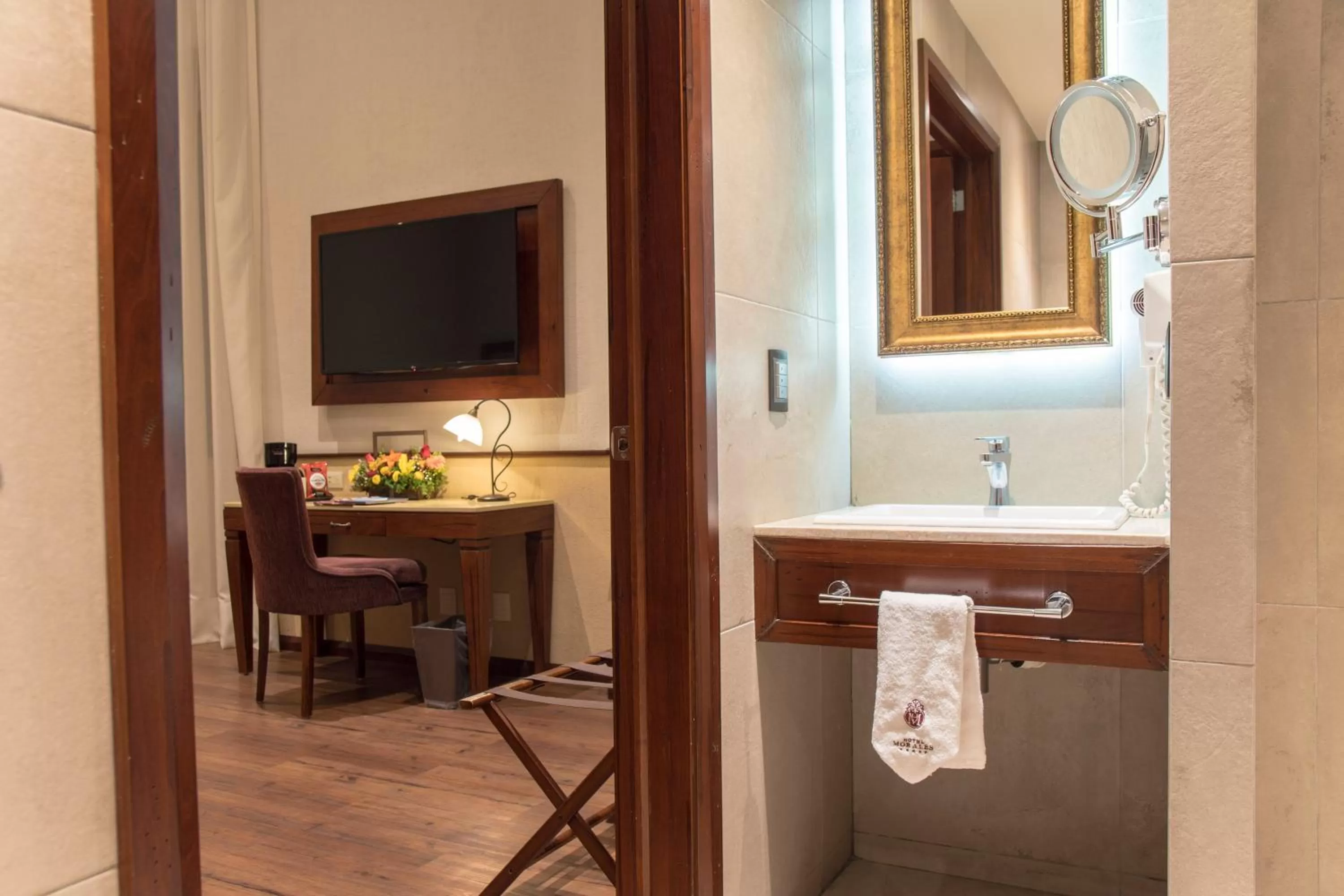 Bedroom in Hotel Morales Historical & Colonial Downtown Core