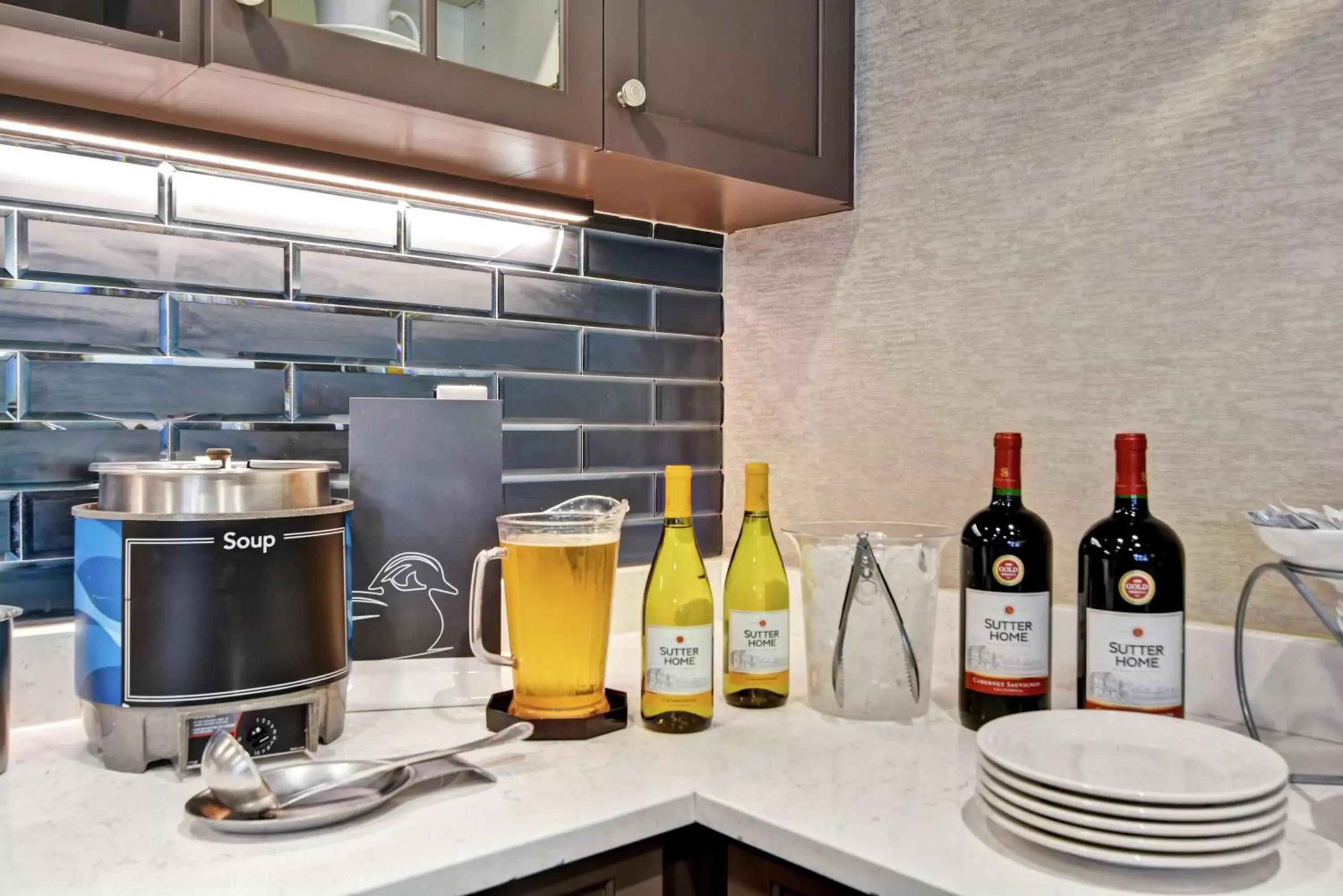 Lounge or bar, Drinks in Homewood Suites Fredericksburg